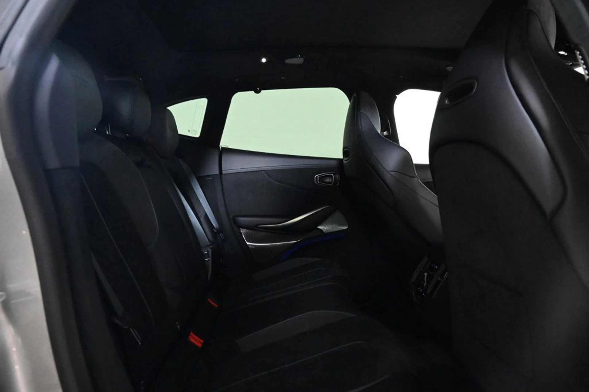 mph016_1073366156_new_2026_aston_martin_dbx_sawd_11350_22964216_16_1024_104b11d789