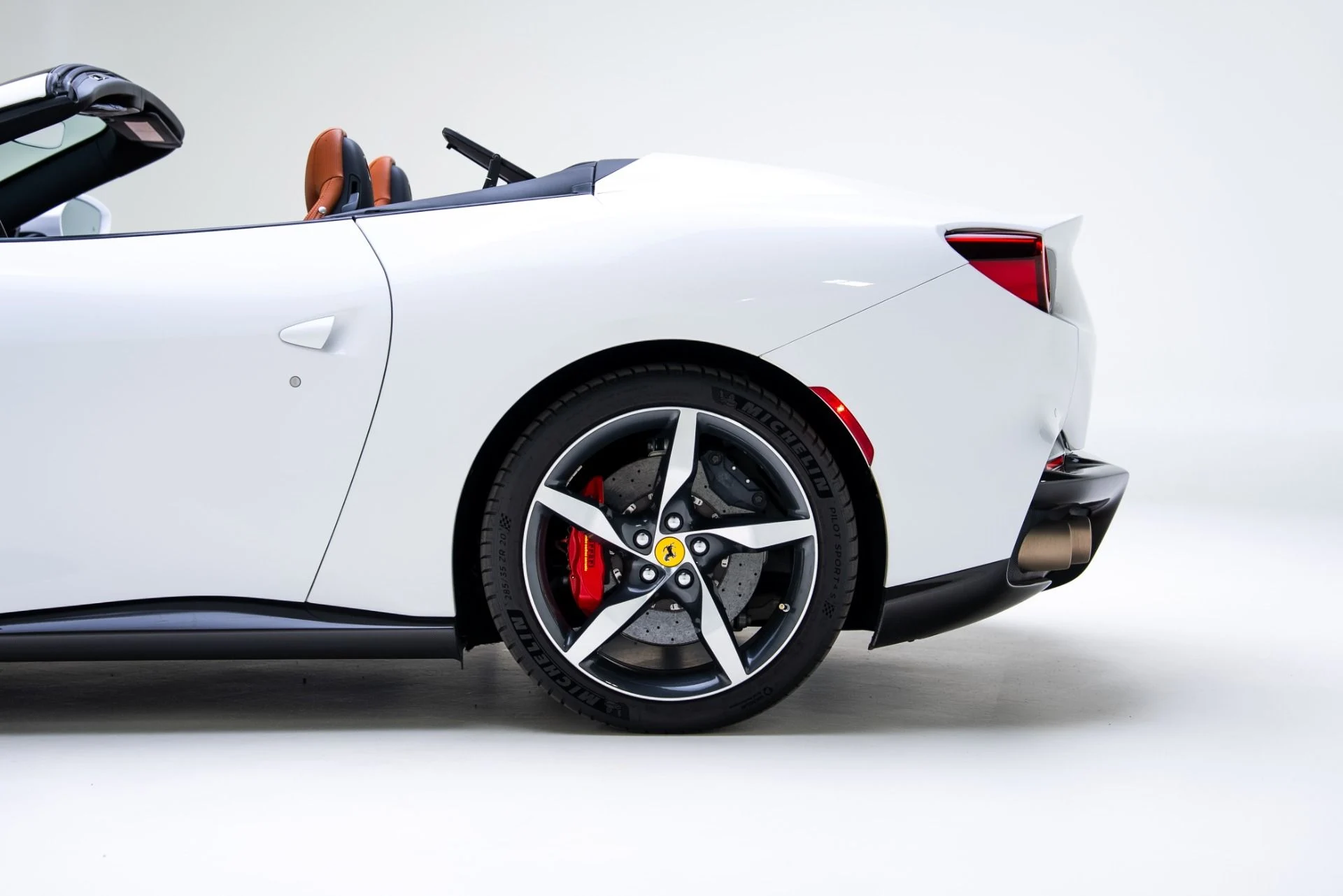 mph016_1080453023_Used_2022_Ferrari_Portofino_M_1769556173_7ff9bdfb5d