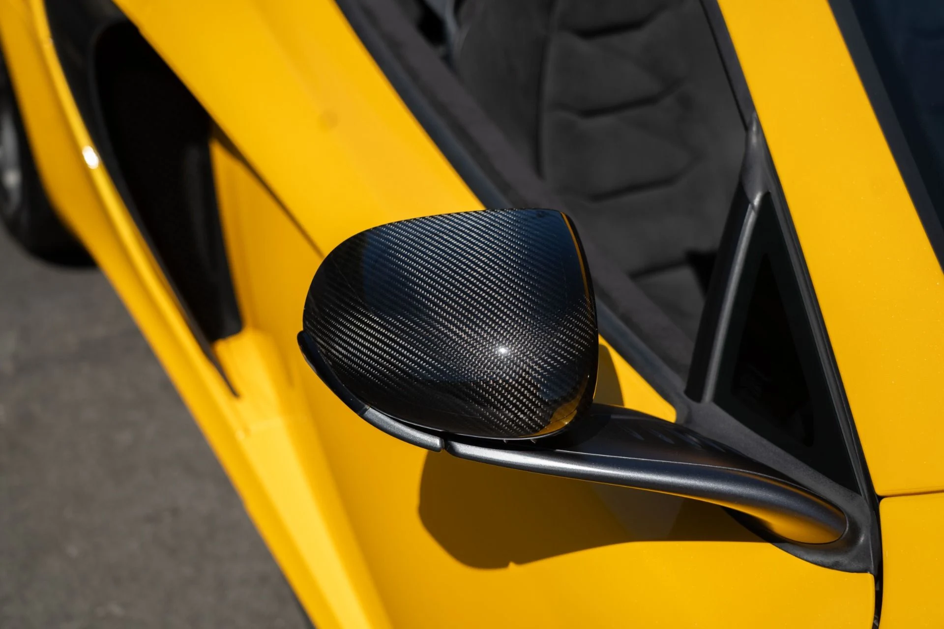 mph016_1080985041_Used_2016_Mc_Laren_650_S_Spider_1757368630_0e43ae0a42