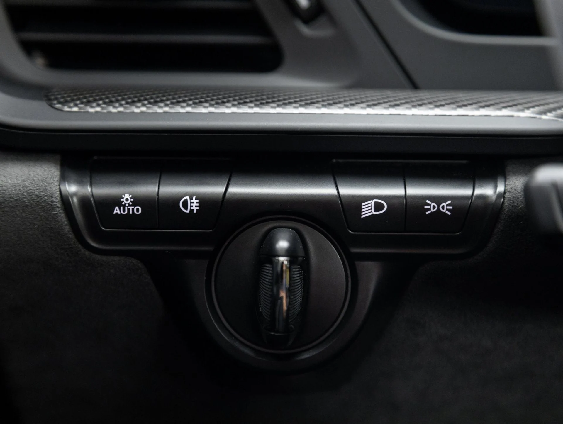 mph016_1088183073_17_e19bed9c62