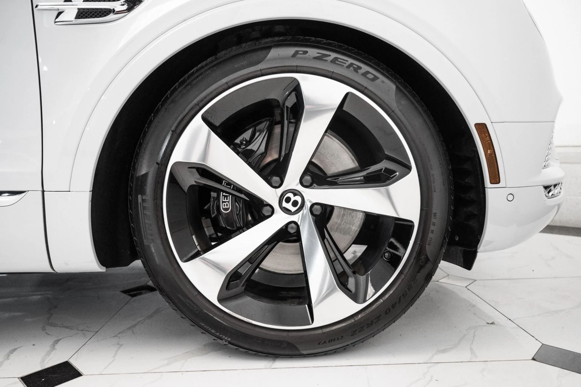mph016_108829309_Used_2019_Bentley_Bentayga_V8_1759420865_b76ce59040