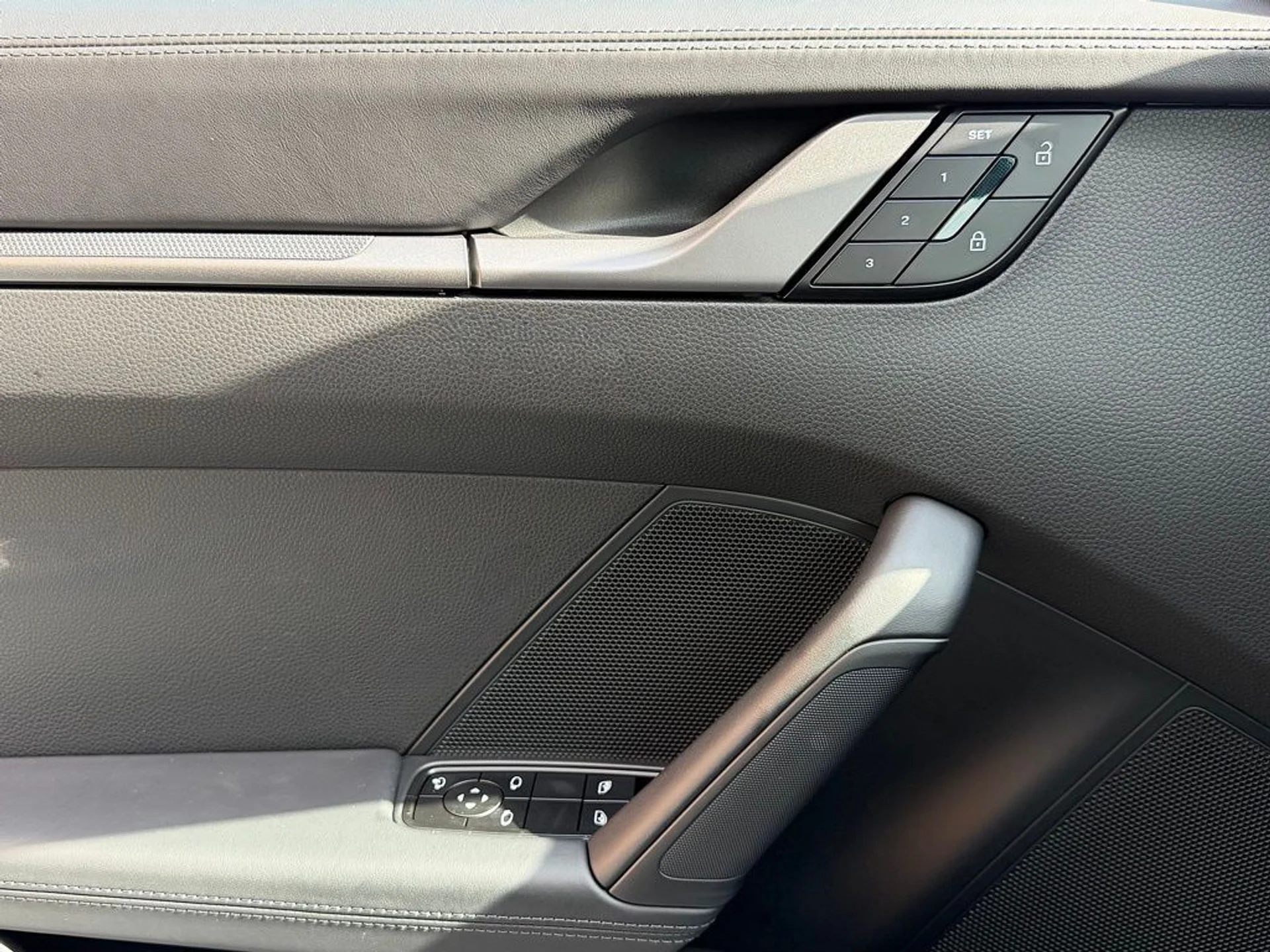 mph016_108988138_c9772413267abd38941cec08a9356579x_099d0f53b0