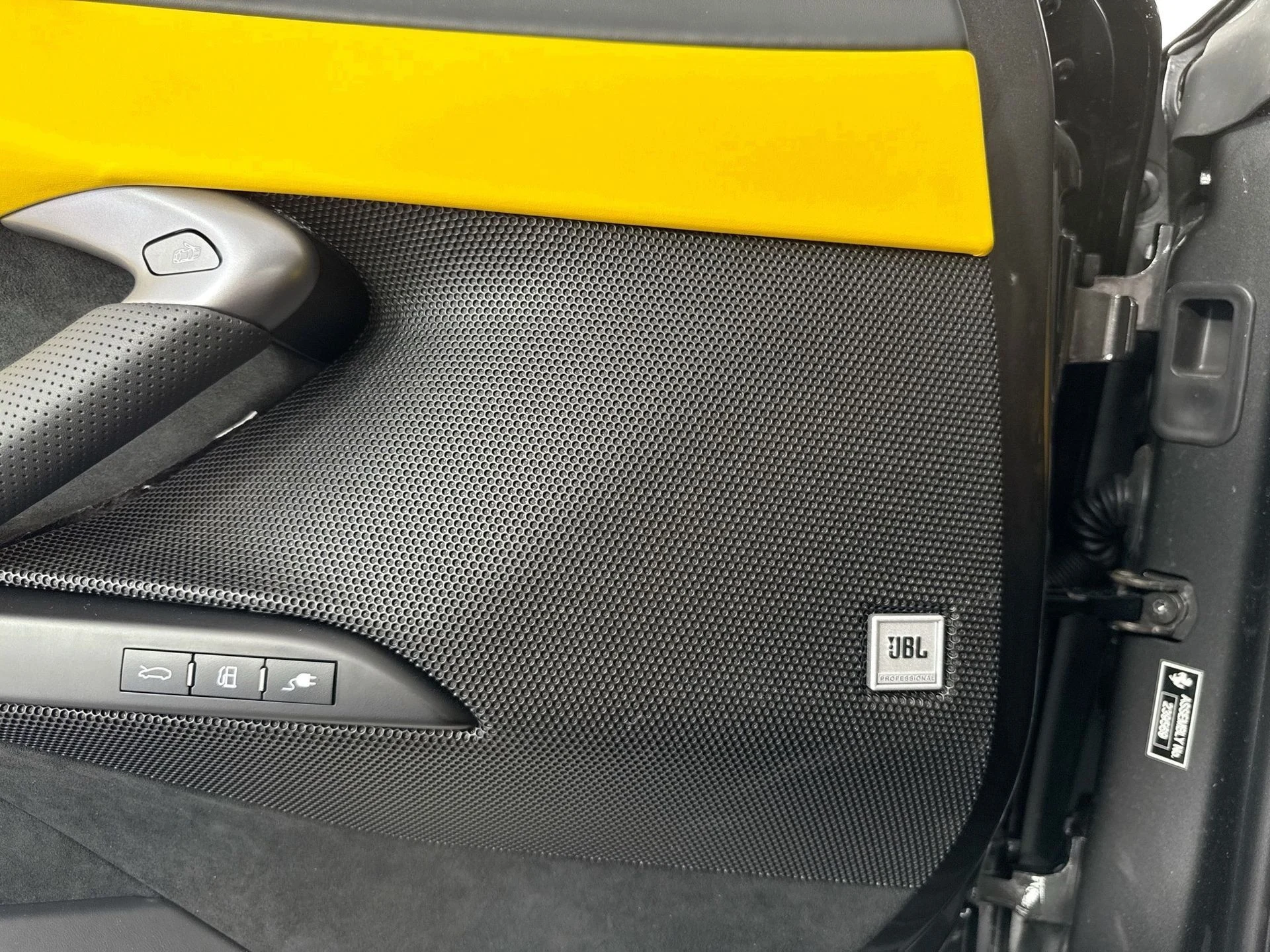 mph016_1090961084_a91b27f2cef9b0f76a5d83652ac4e859_682dfc3d89