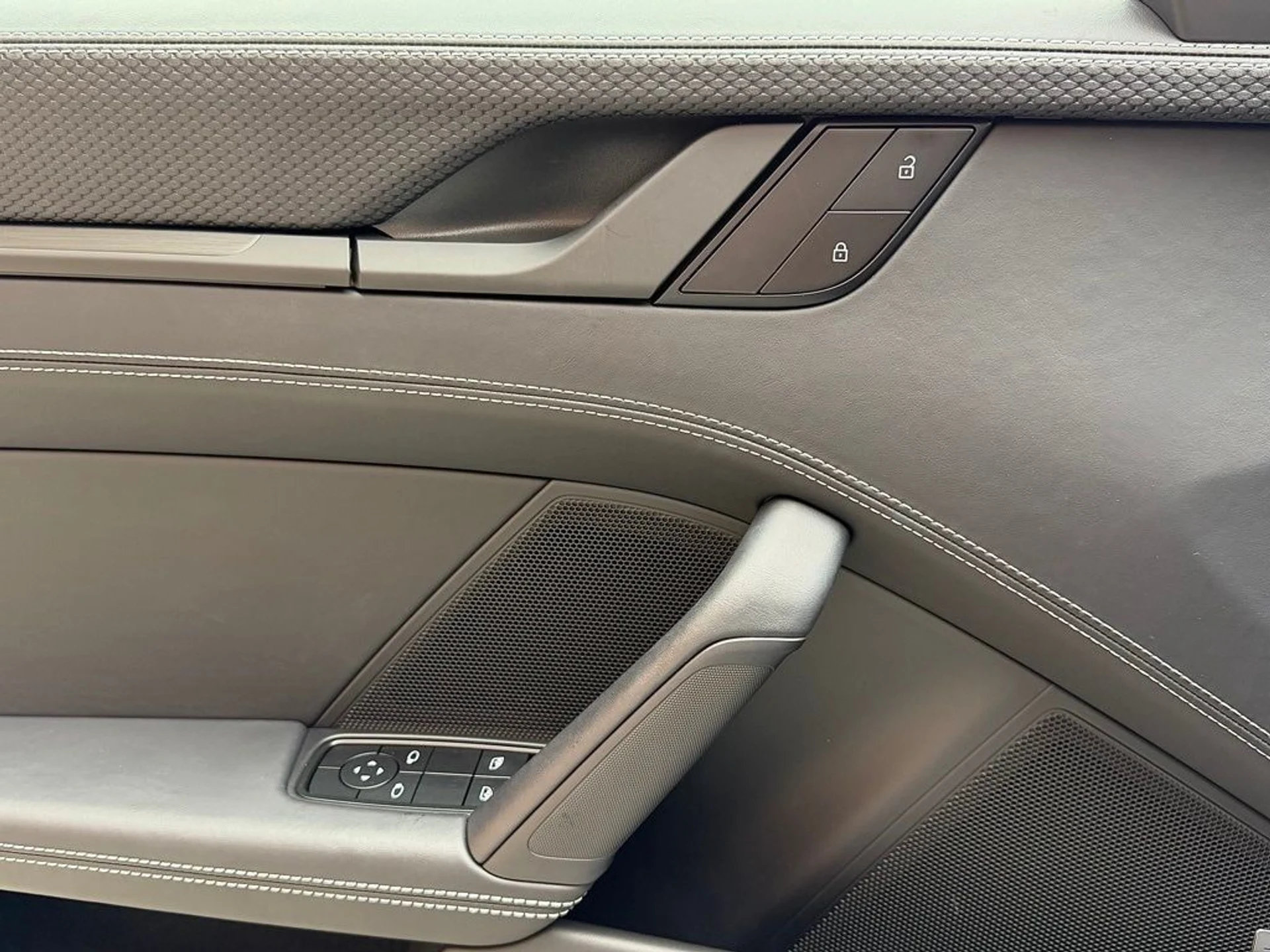 mph016_1091327522_f03dea4c740102a2d6798bb058320609x_b53e87810d