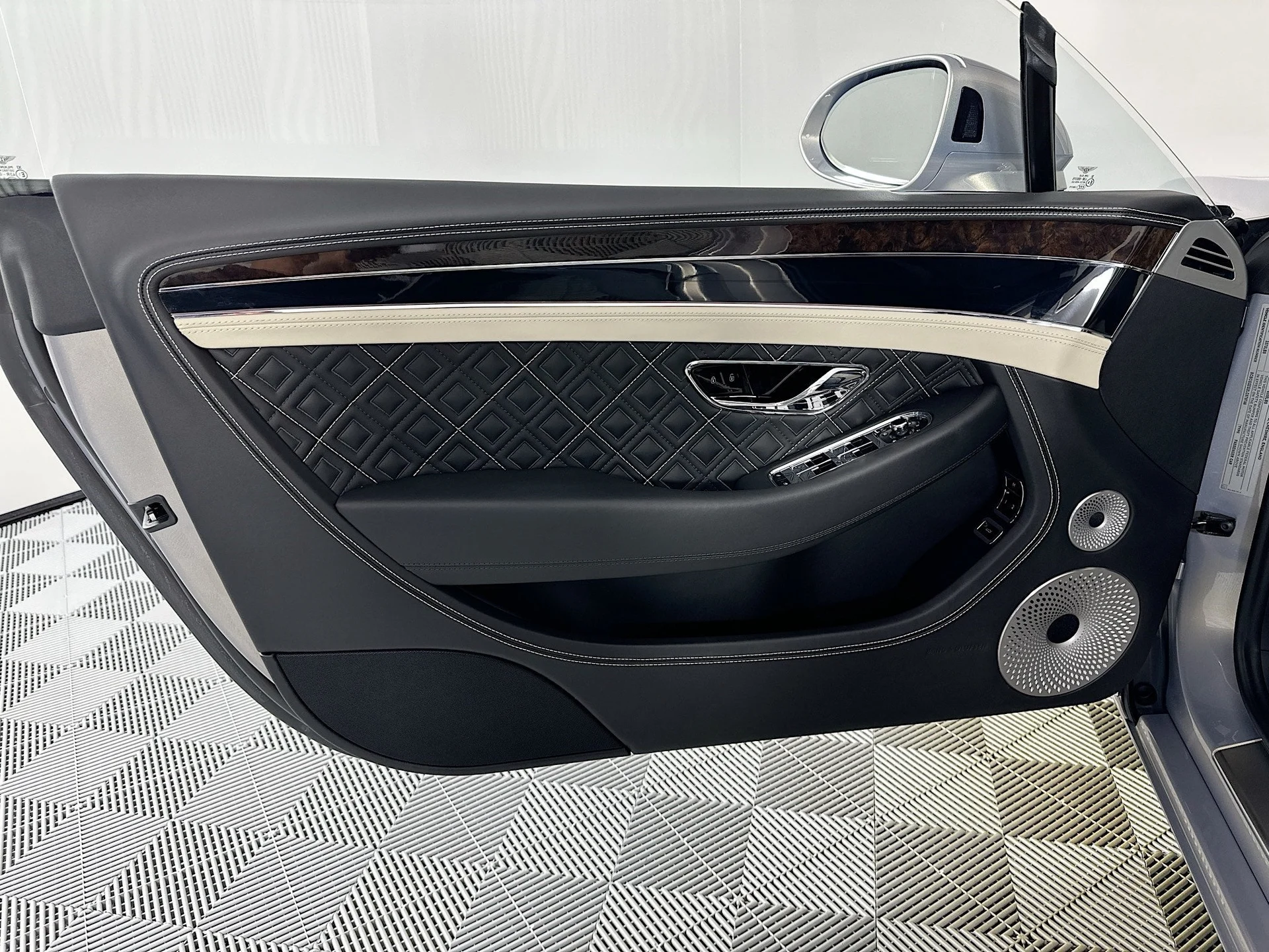 mph016_1096184698_17_a4bc9c461c