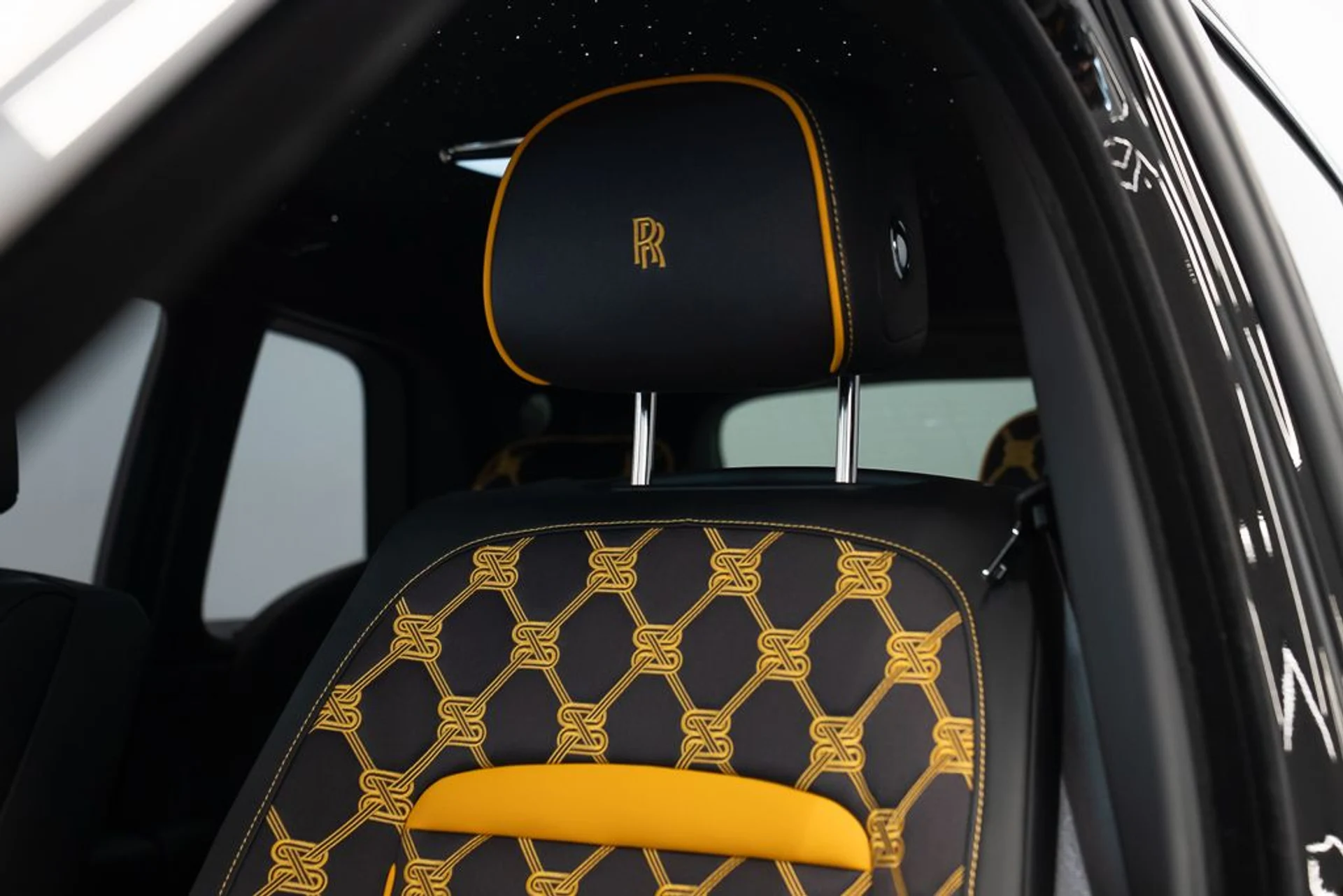 mph016_1096399275_rolls_royce_cullinan_2025_529aa53c69