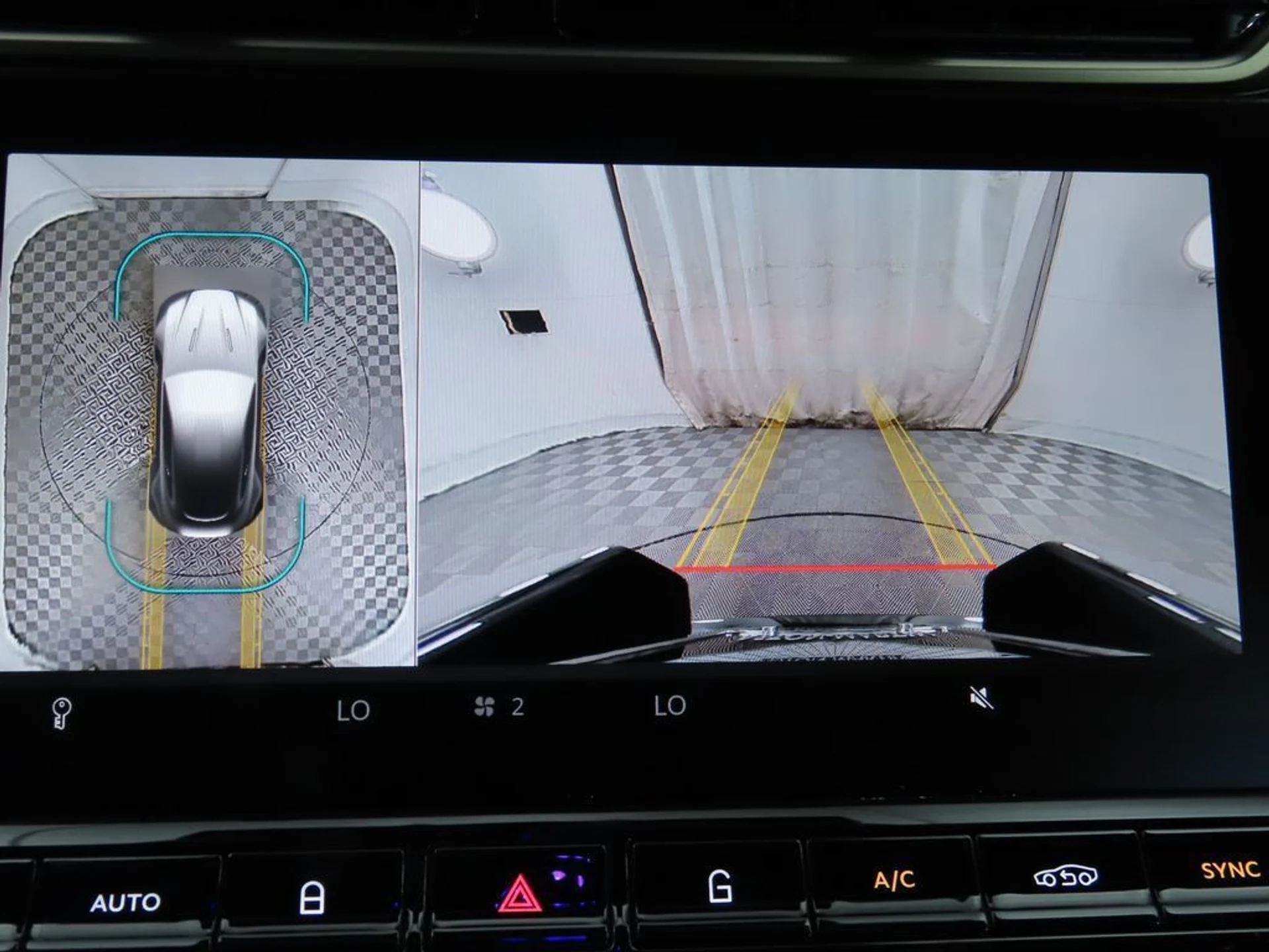 mph016_1106902906_used_2025_aston_martin_vantage_coupe_8119_22984351_17_1024_92a0bcd636