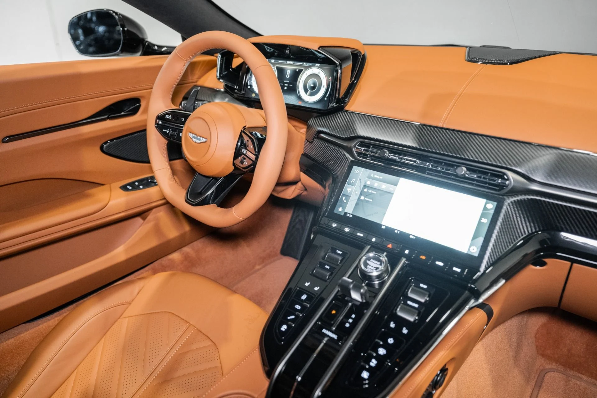 mph016_1107971454_New_2026_Aston_Martin_Vantage_S_Coupe_1767629021_bc76619c4f