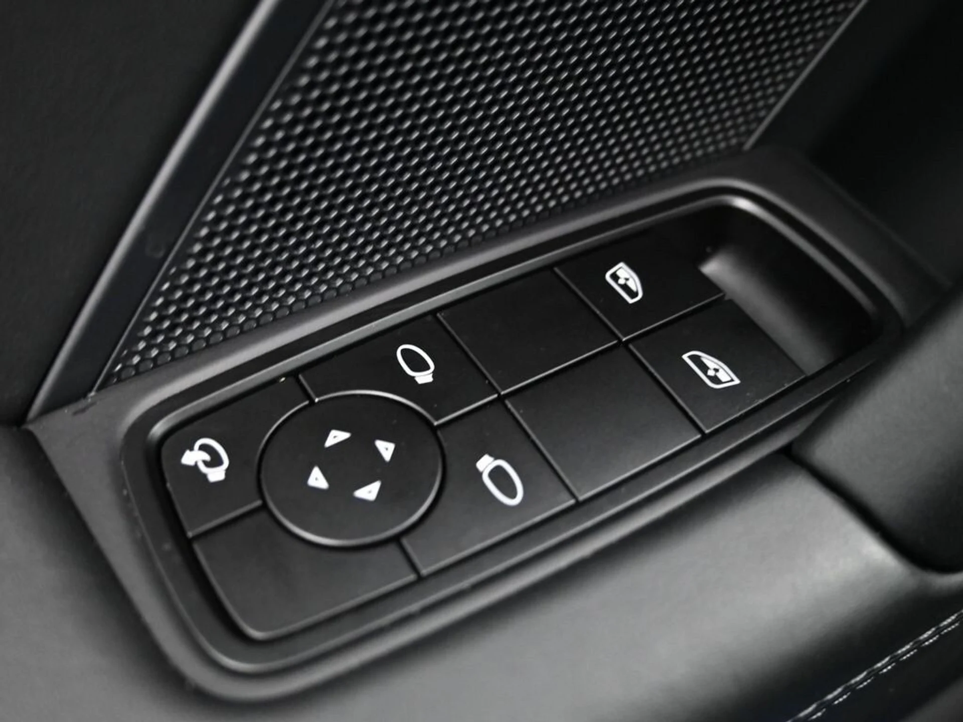 mph016_1109507817_188d735172d4588374577b8d30efe0b1x_654bb3f52a