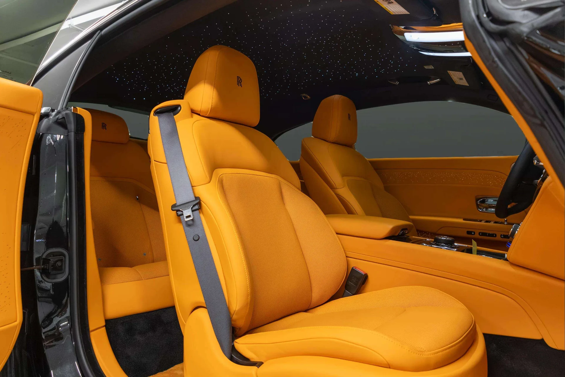 mph016_1114350315_43c6c453_e29e_46b3_9fb9_b8c86e1ab0d0_202420_Rolls_Royce20_Spectre2028_SCATK_2_C04_RU_22313629_16_1c91ebeed1