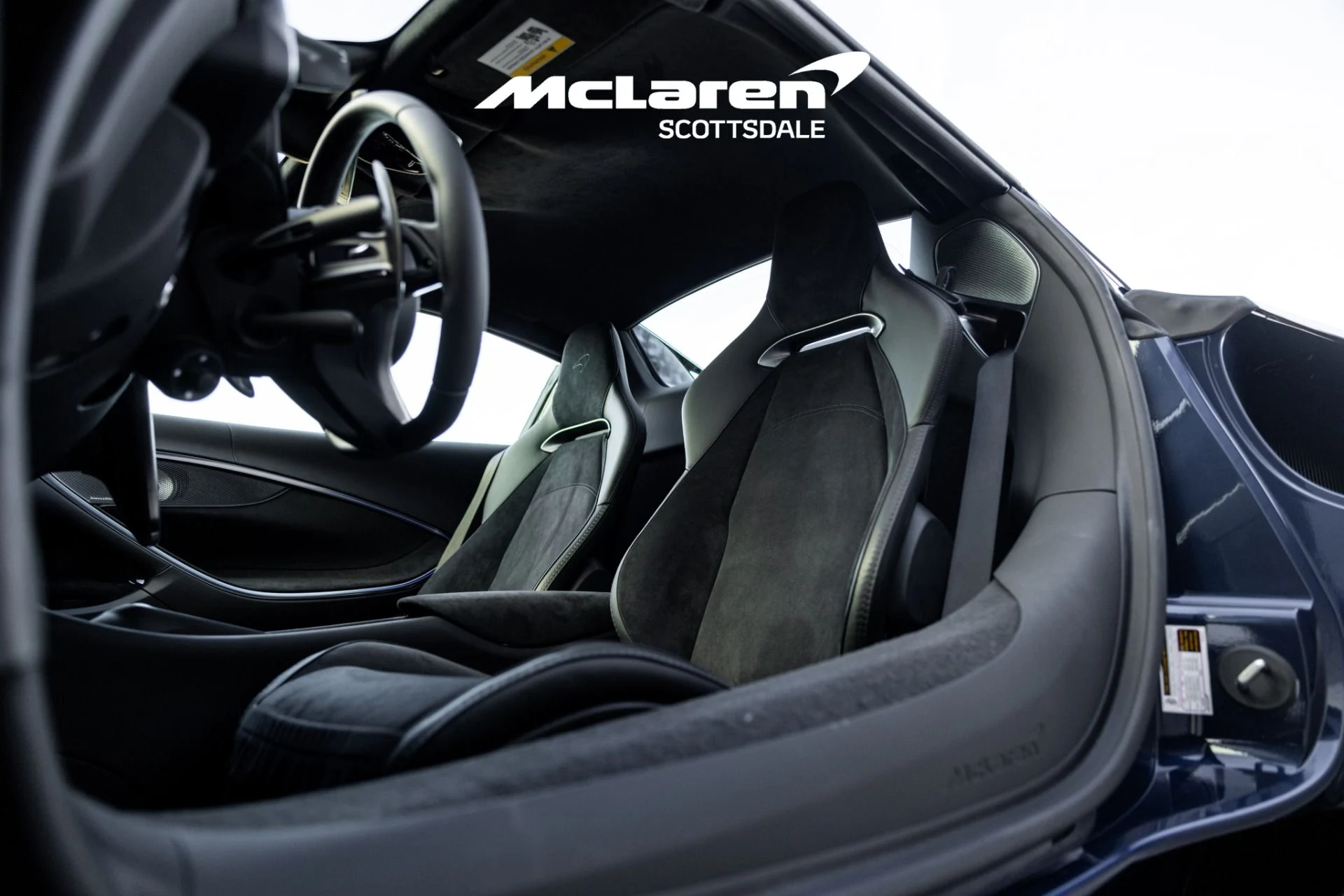 mph016_1115058581_Used_2025_MCLAREN_ARTURA_Performance_1792178036_5d7e9014e2