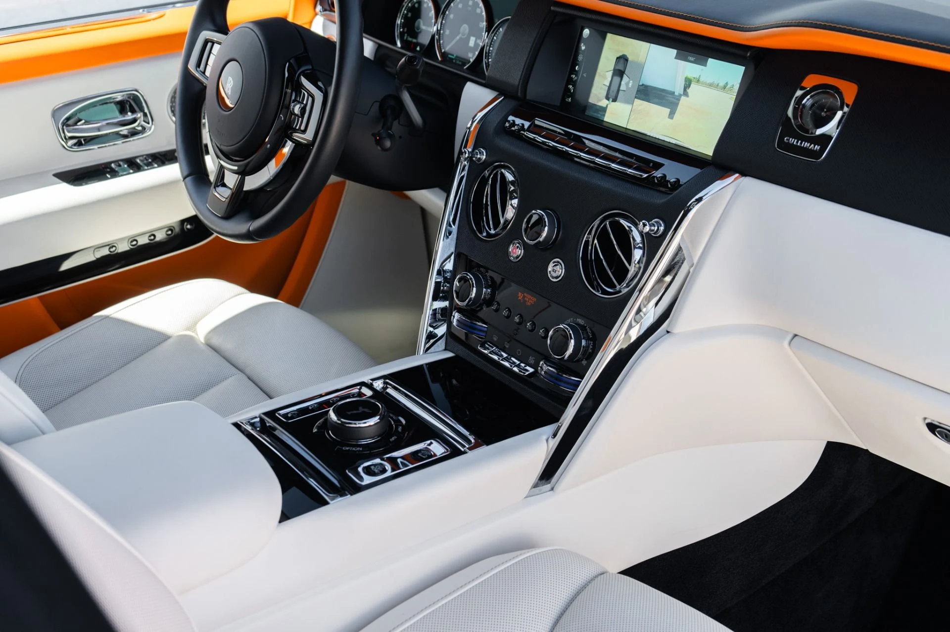 mph016_1120869883_Used_2022_Rolls_Royce_Cullinan_1773433397_27d8a7a85b