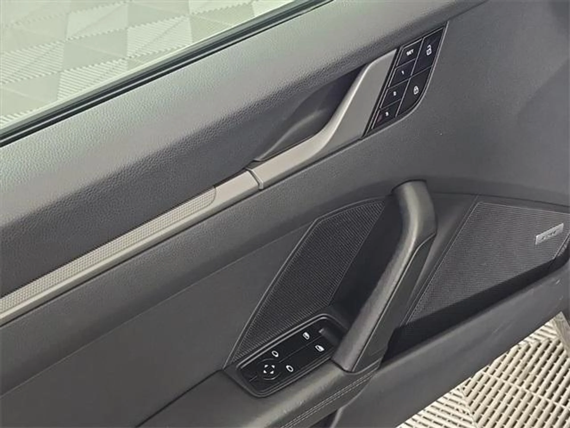 mph016_1123509_NC_Nt_Vv9ee_pib_Px_C_Bn1_CG_5_Ms_ED_4_0bc277f89f