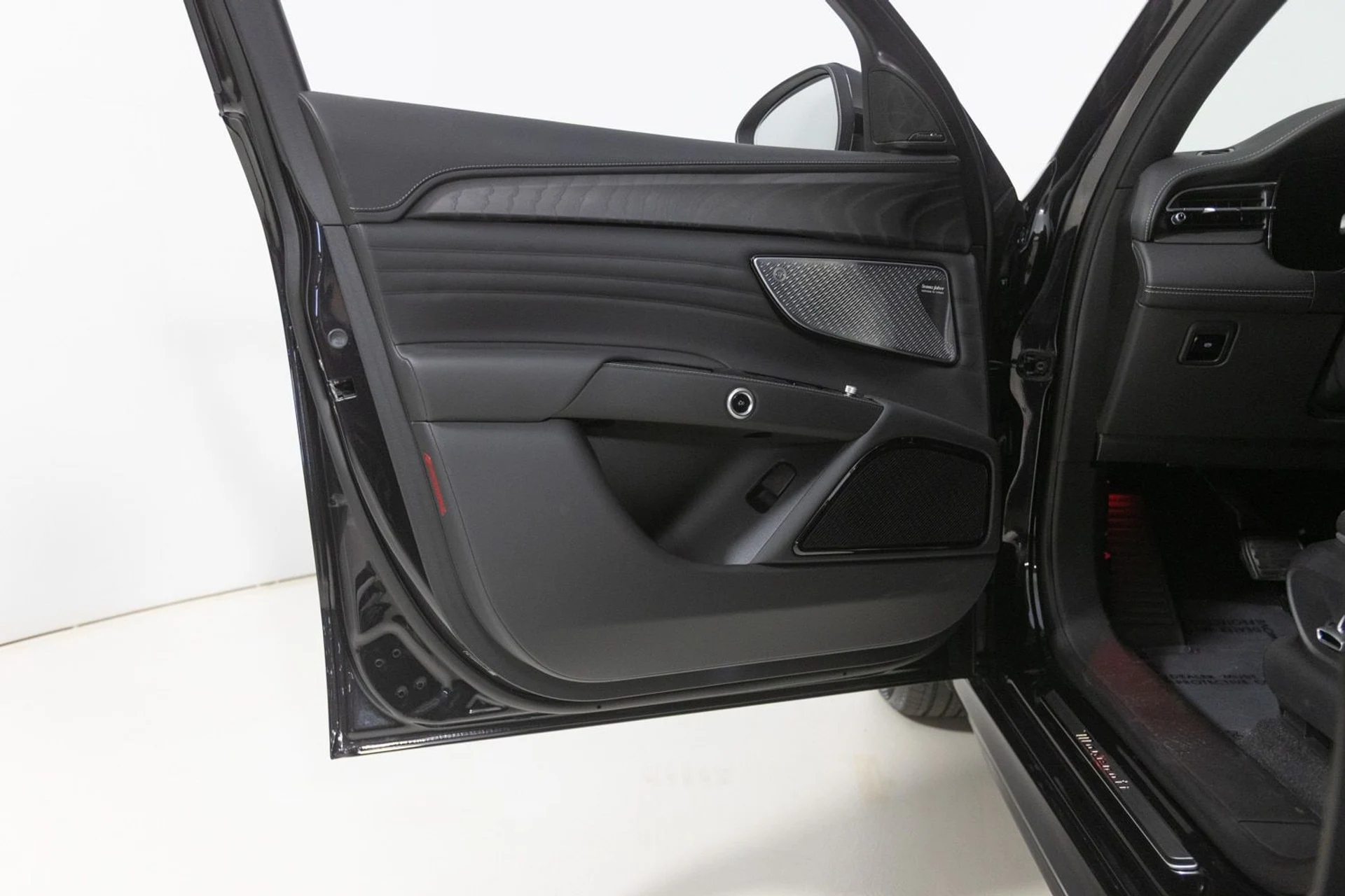 mph016_1128646032_95c28cae85144ba795a01cafbdbcccd1_df808a1a25