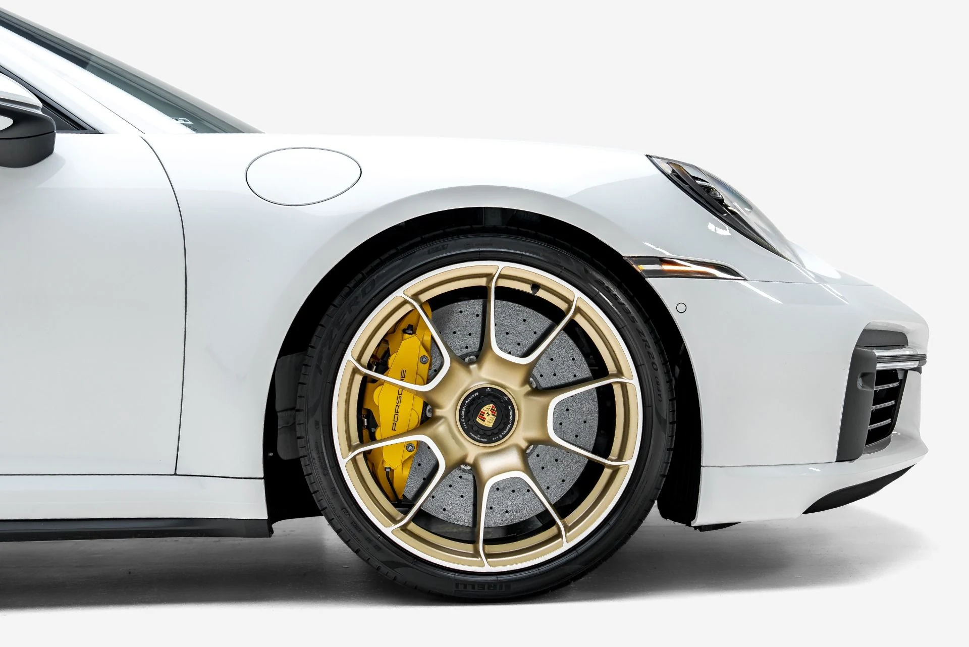 mph016_1128769474_Used_2022_Porsche_911_Turbo_S_1788393843_8da1a534e3