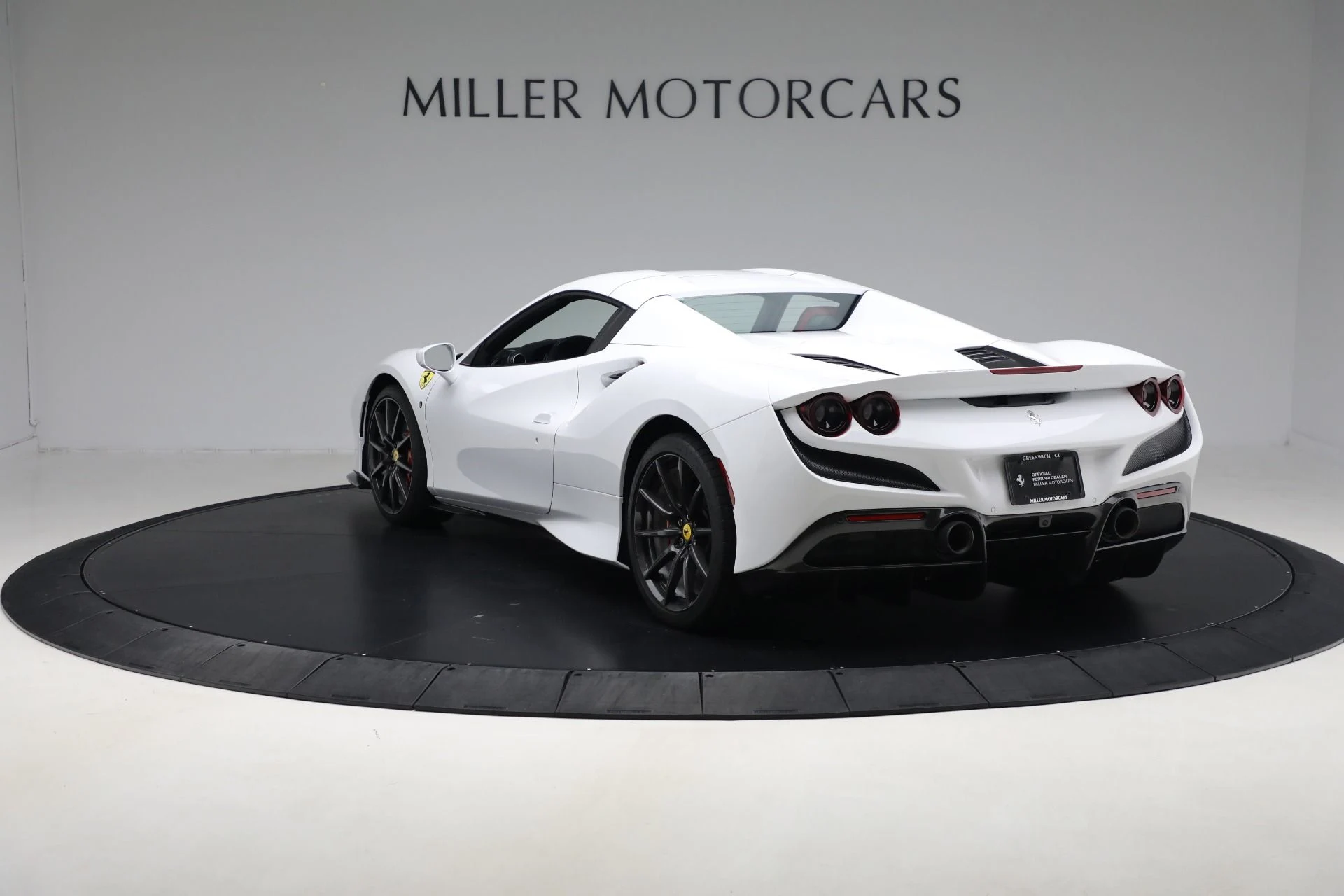 mph016_1135214111_Used_2023_Ferrari_F8_Spider_de6931bb6e