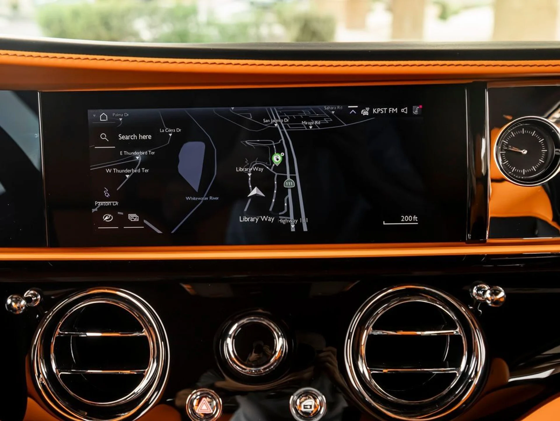 mph016_114051579_17_ecde4cc190