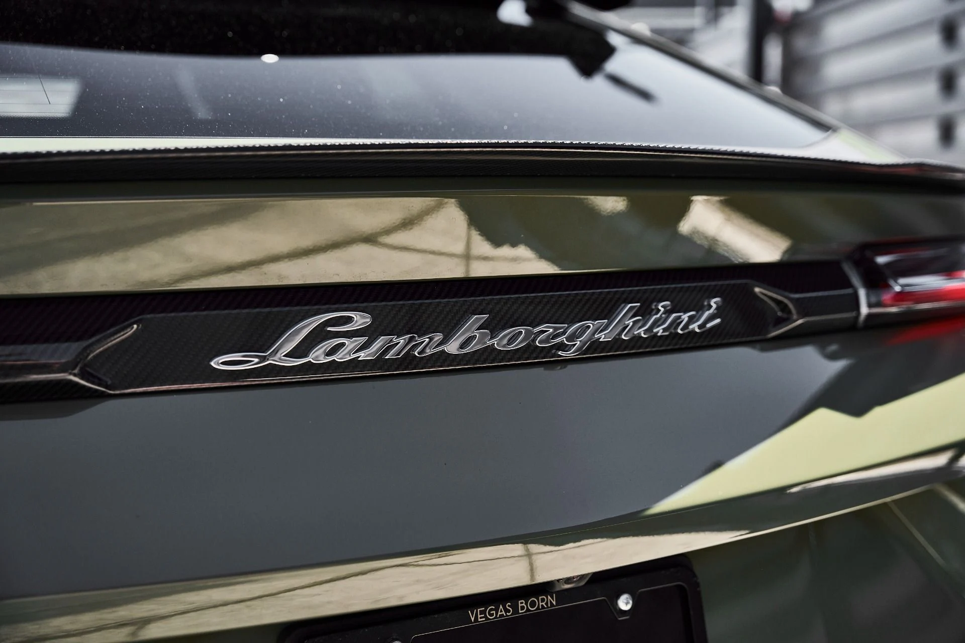 mph016_1140598076_Used_2023_Lamborghini_Urus_Performante_1778288893_293251aff7
