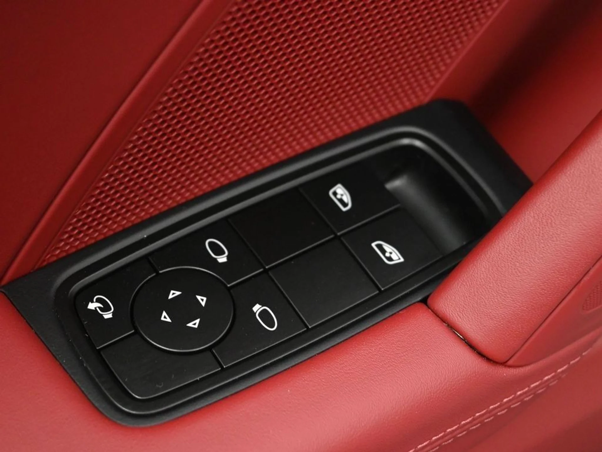 mph016_1141705197_b43ec750483a5c595648d8e6b7dc34c5x_51b2bf255f