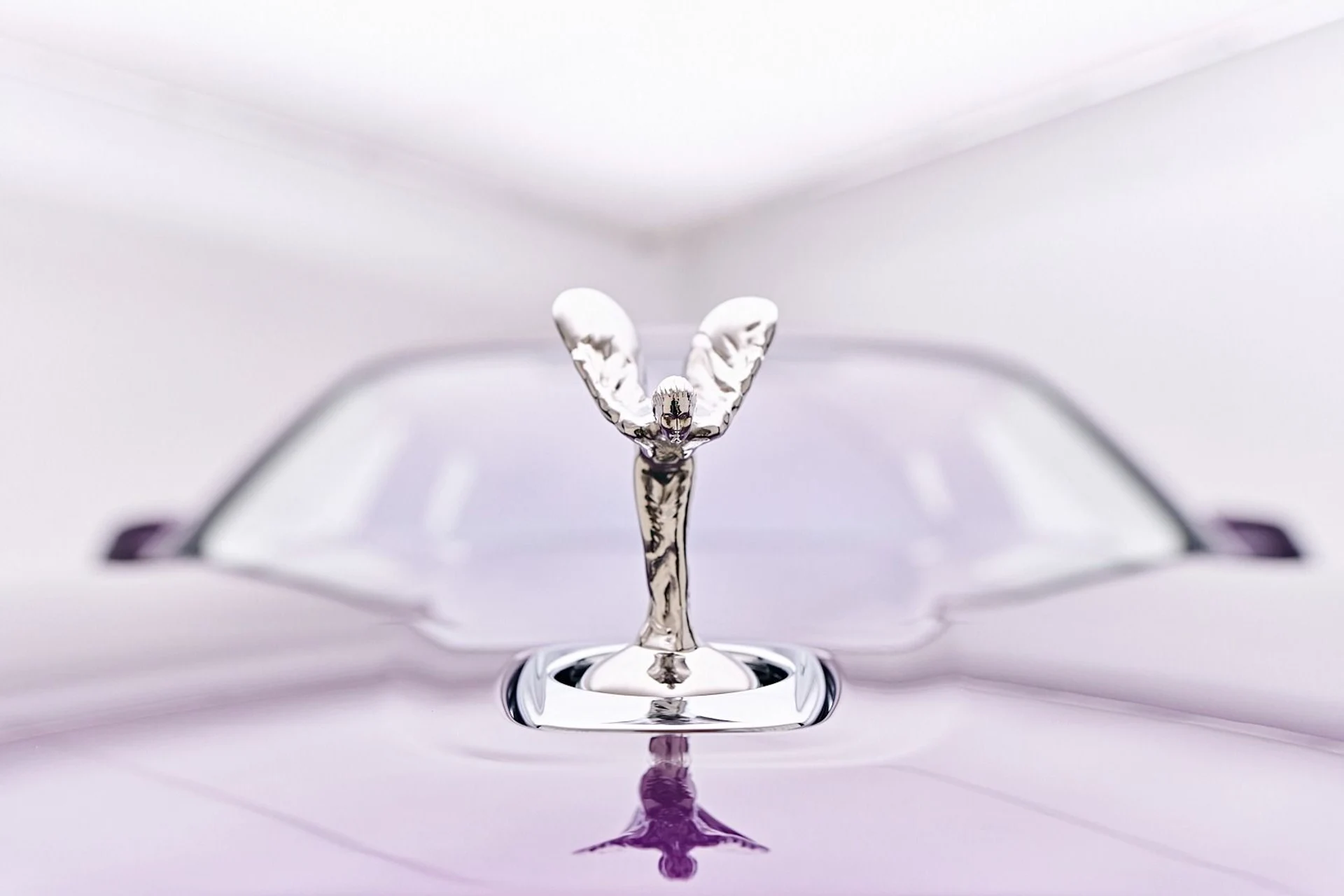 mph016_1143117629_Used_2025_Rolls_Royce_Cullinan_Base_1736646133_1d265176f0