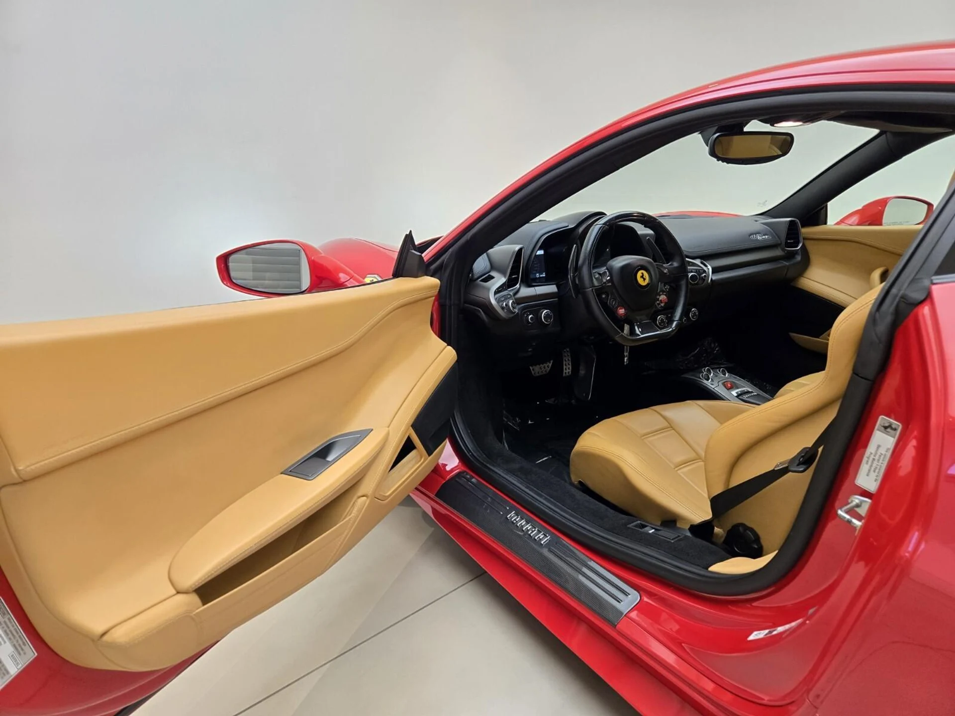 mph016_114828346_Used_2013_Ferrari_458_Italia_1761376395_47c6975640