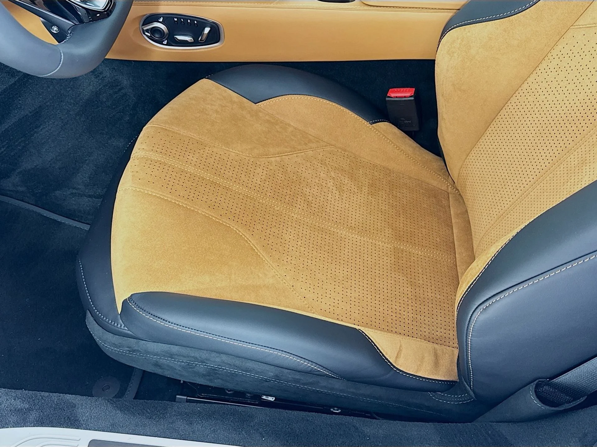 mph016_115304423_966213f13610d5267650f383139a1026x_c238ac90d0