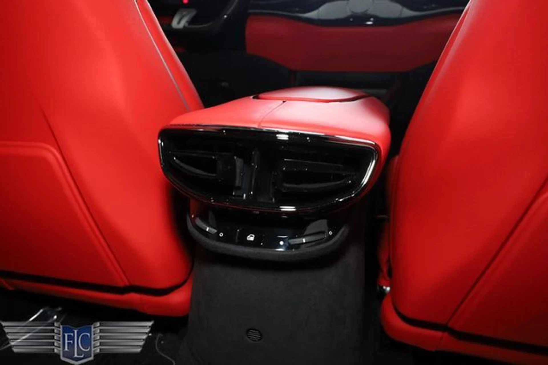 mph016_1154317629_used_2023_ferrari_purosangue_6305_23056070_21_640_0bca7f4f1d