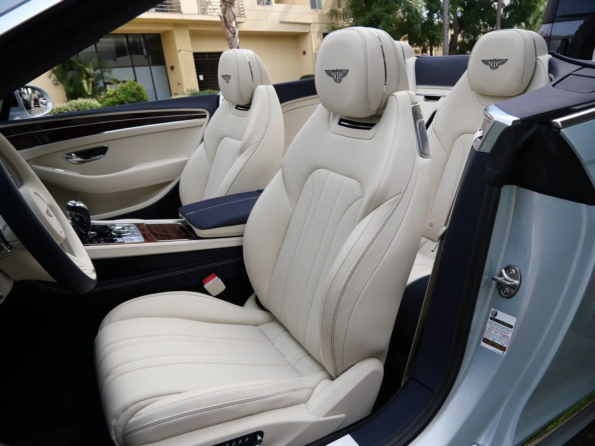 mph016_116028539_9f6c8caa6cca42c6da96b35a2ecf333ax_7df1c80c70