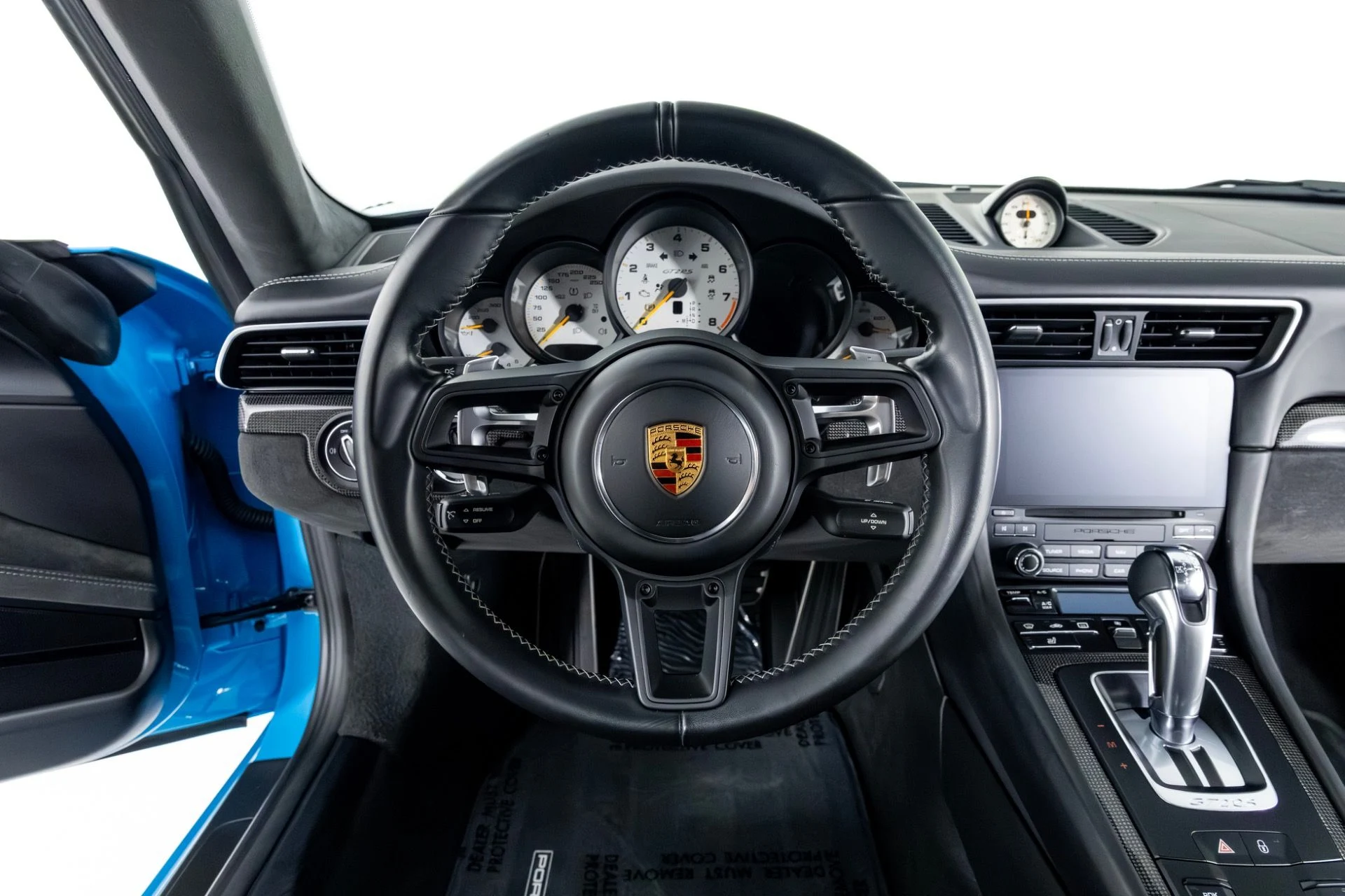 mph016_1160746070_Used_2018_Porsche_911_GT_2_RS_1766512611_528b65fb44