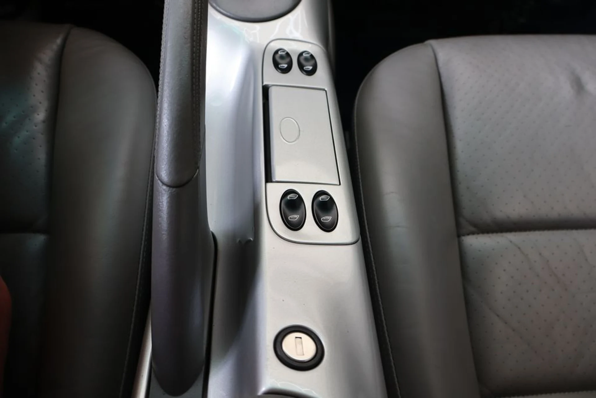 mph016_1162431441_2bcb0e15193cb01337b1f42e18eeab53x_6a210fd309