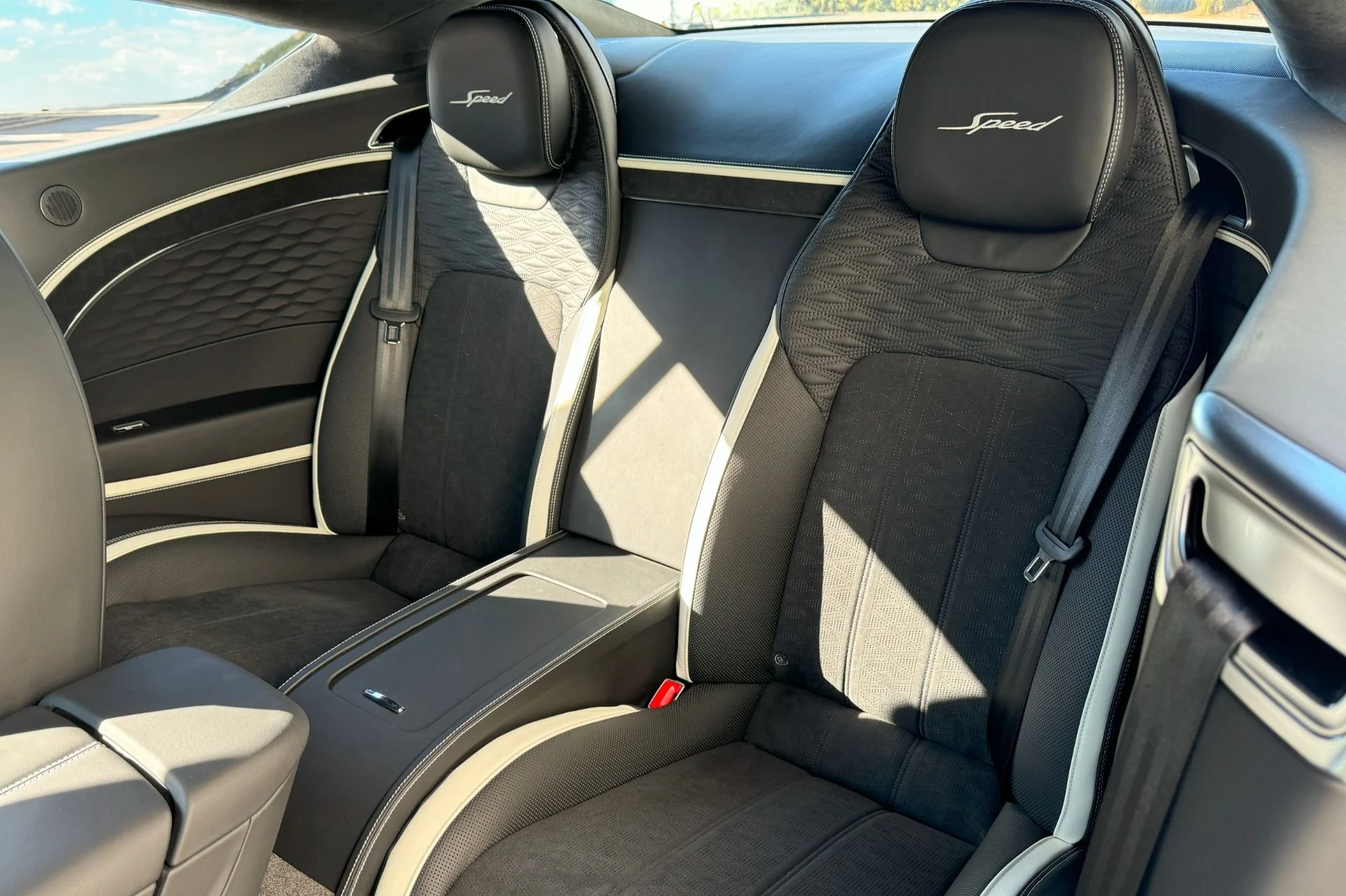 mph016_116565685_New_2025_Bentley_Continental_GT_Speed_1739969218_546e851872