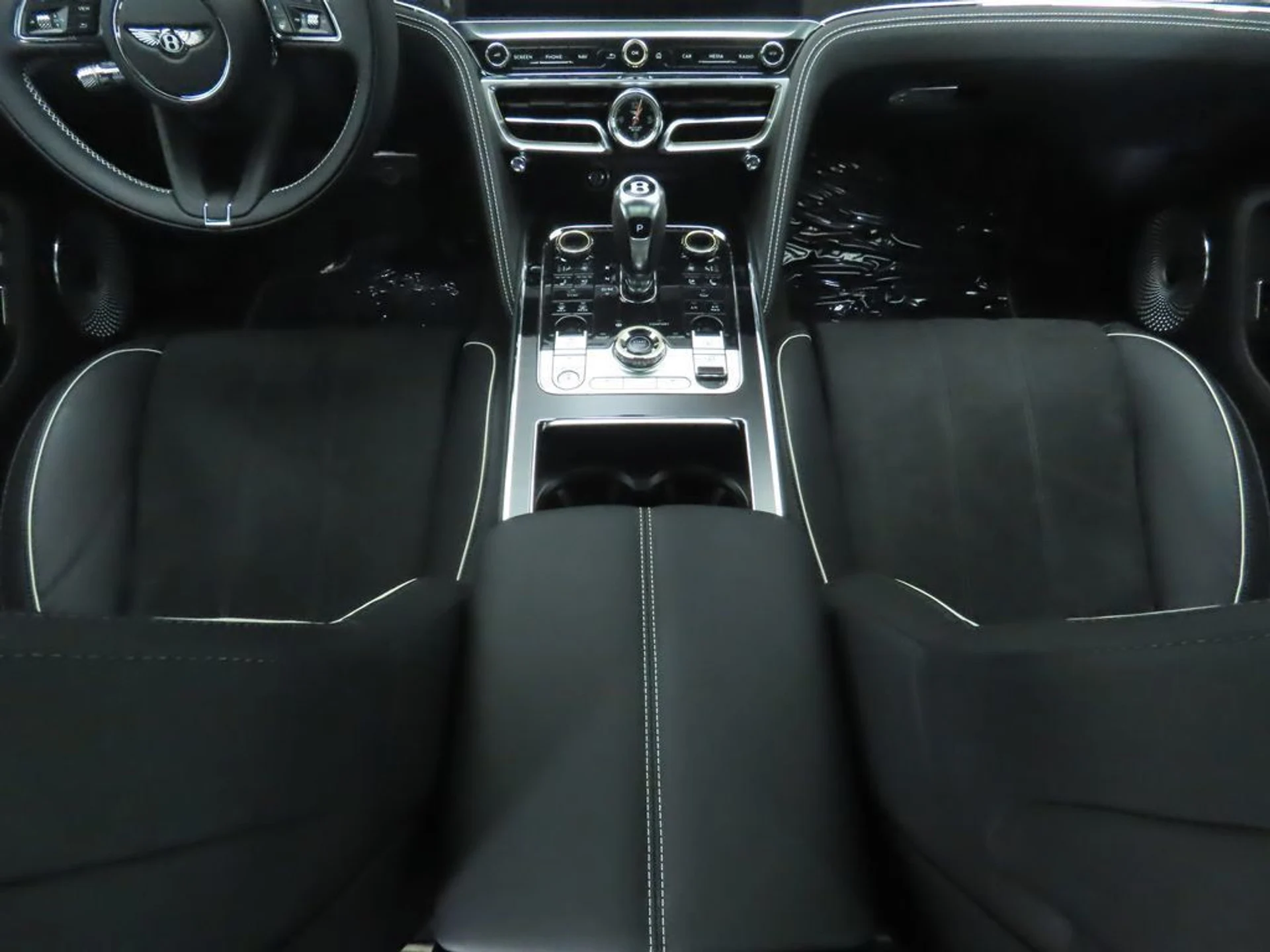 mph016_1167606083_used_2025_bentley_flying_spur_speedsedan_8119_22969403_17_1024_ebe982fb99