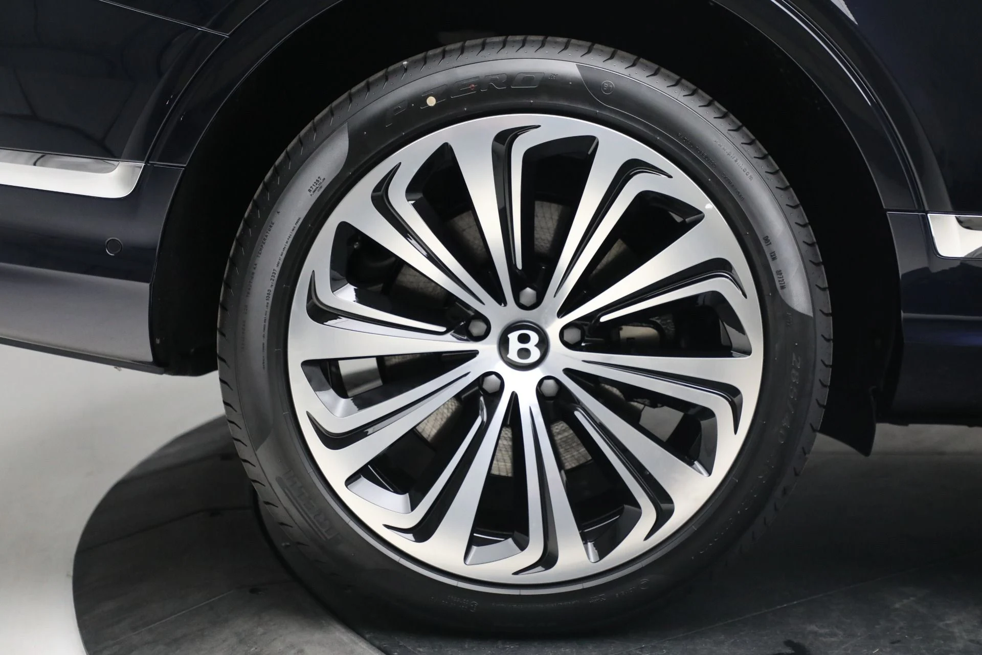 mph016_117133626_Used_2023_Bentley_Bentayga_EWB_Azure_363dd0b5b8