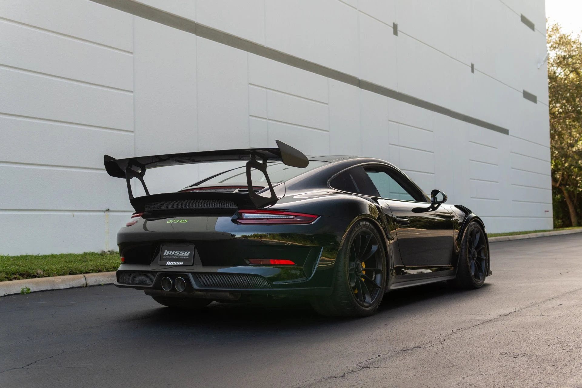 mph016_1176586509_Used_2019_Porsche_911_GT_3_RS_1765832694_b5dba6dff9