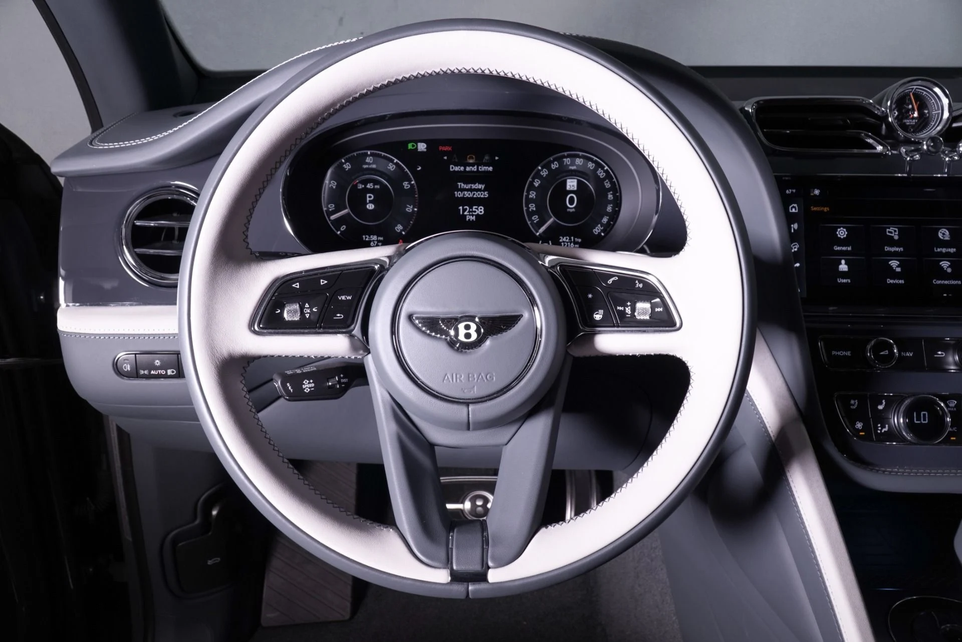 mph016_1180326313_Used_2025_Bentley_Bentayga_EWB_Azure_1762288450_b2913ae0d1