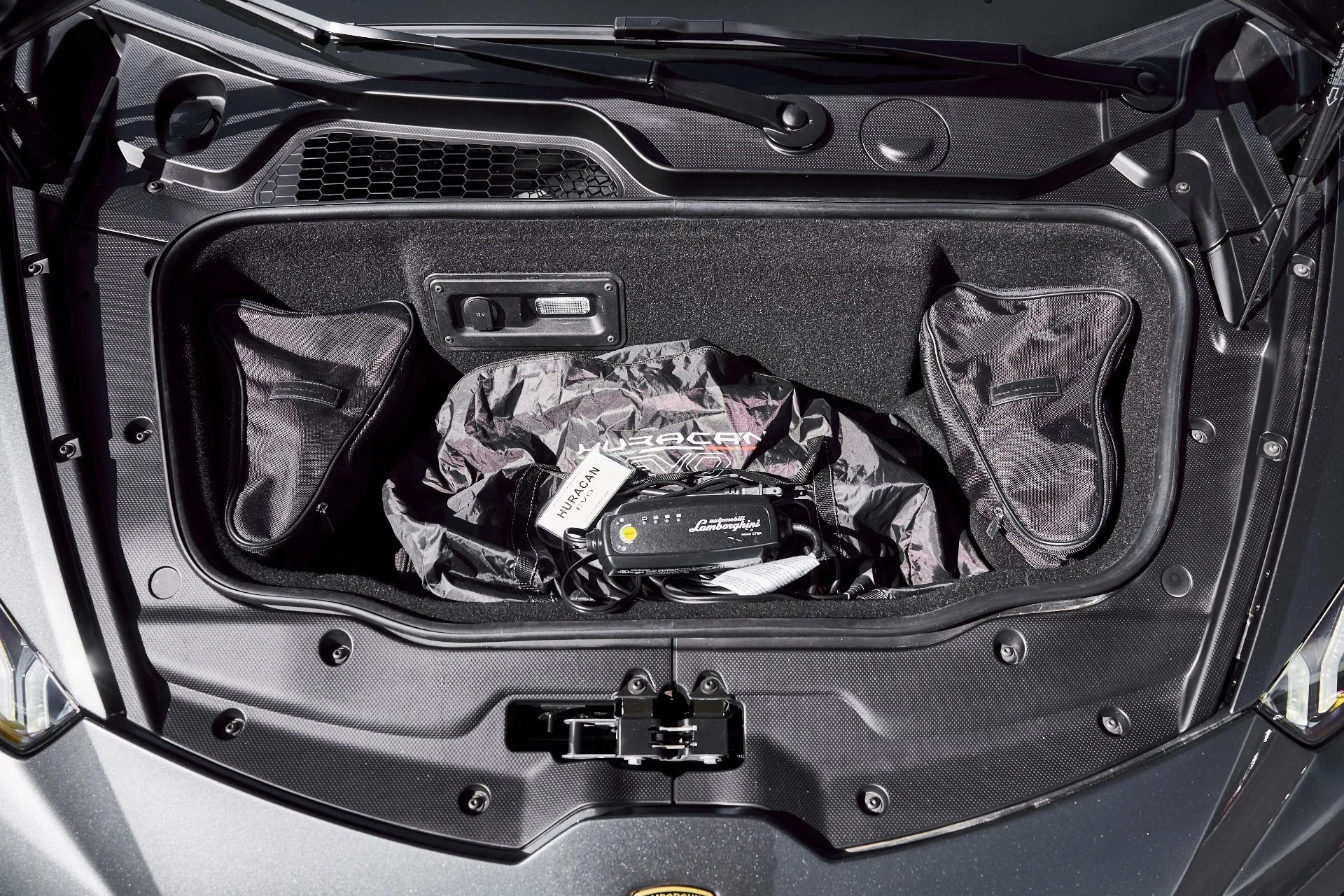 mph016_1180668313_Used_2024_Lamborghini_Huracan_EVO_Base_1771466877_e98efb0df2