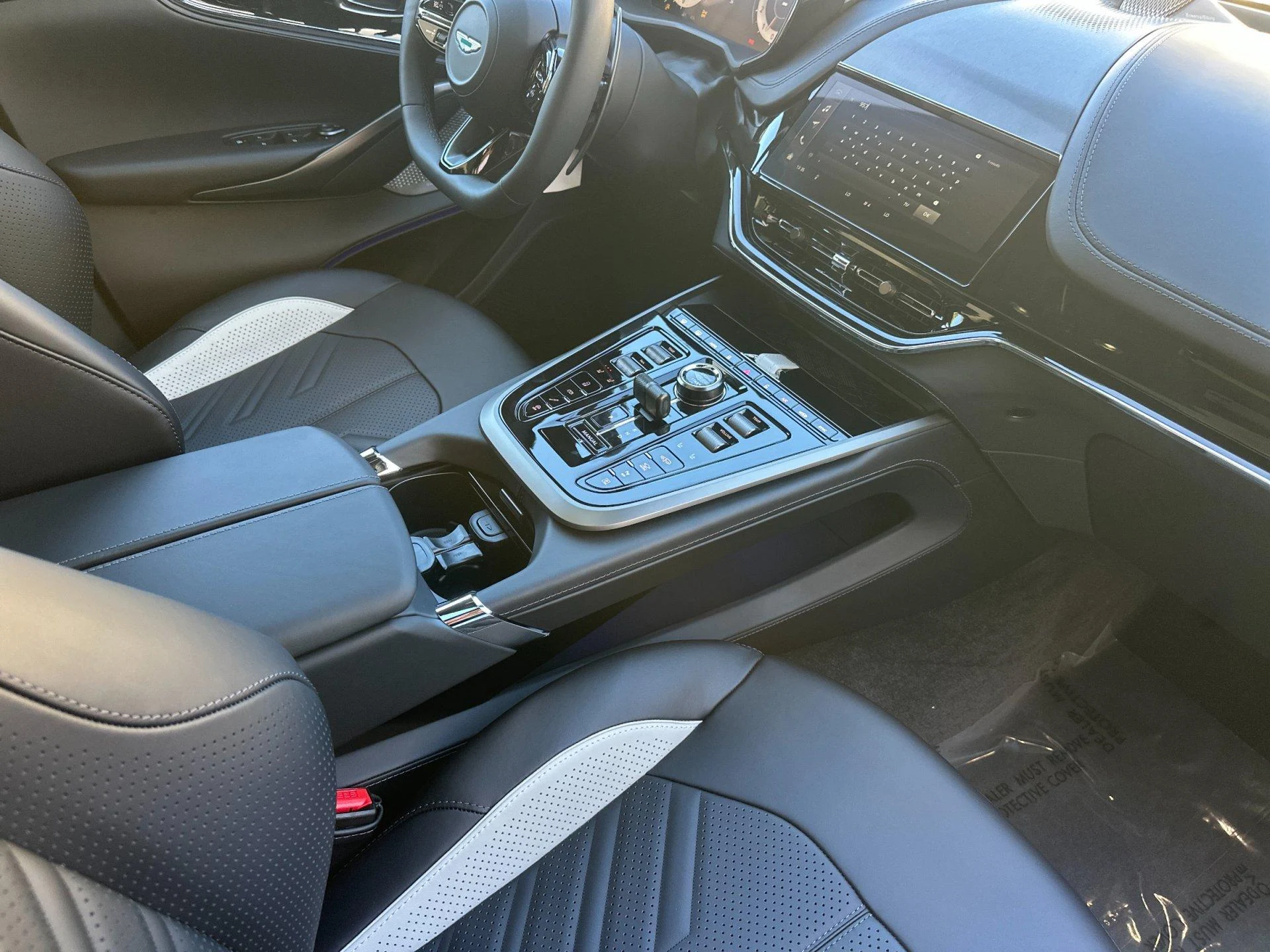 mph016_1181339242_New_2026_Aston_Martin_DBX_S_1790736456_1f02e012b2