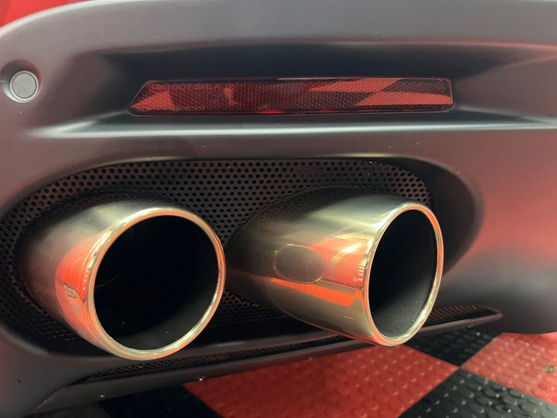 mph016_1183229073_Used_2023_Ferrari_Roma_1767722061_0d8964296d