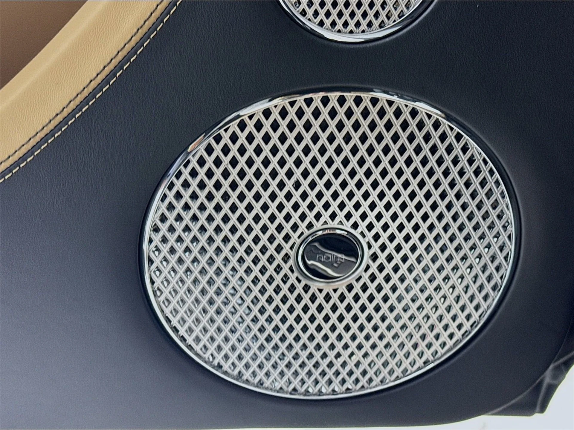 mph016_1183312266_1c07aa69bf1fbc5682a2212201041155x_11a8ab5117