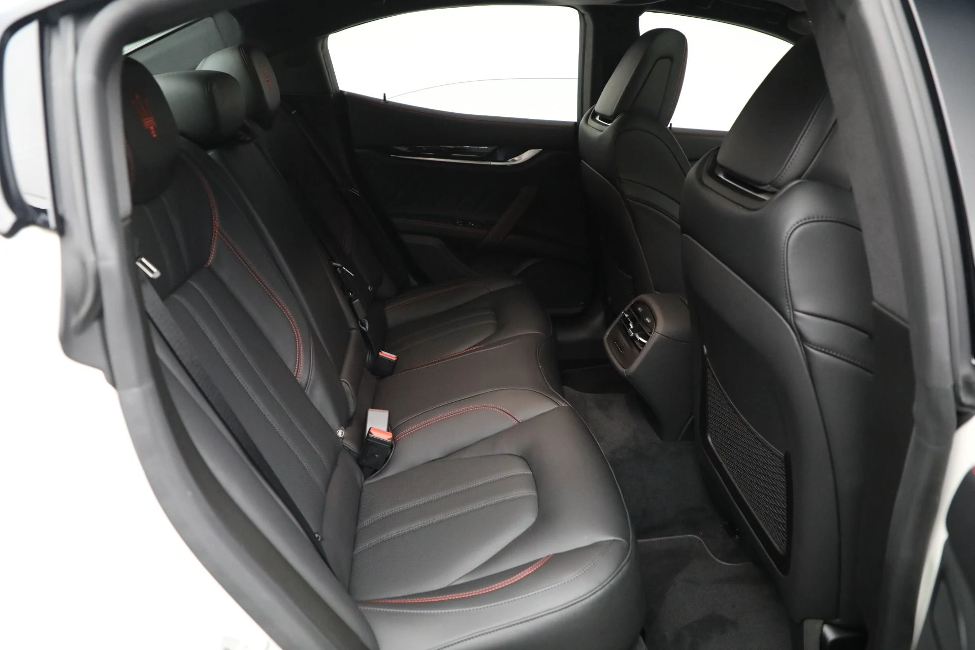 mph016_118814603_New_2024_Maserati_Ghibli_Modena_Ultima_Q4_aa53b62ffd