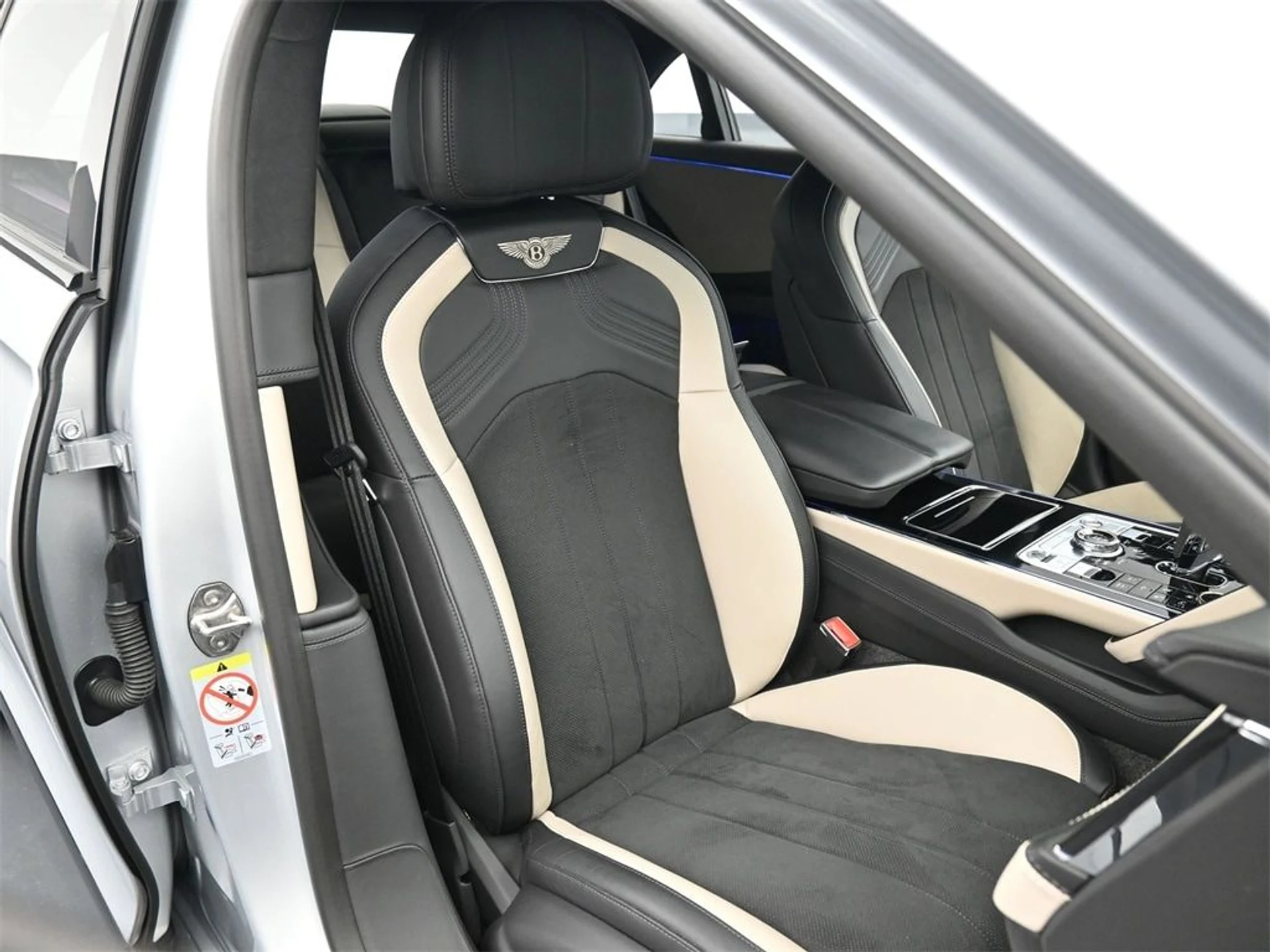 mph016_1189823754_7901800be659331638b9b3320bc87c19x_d56e59929a