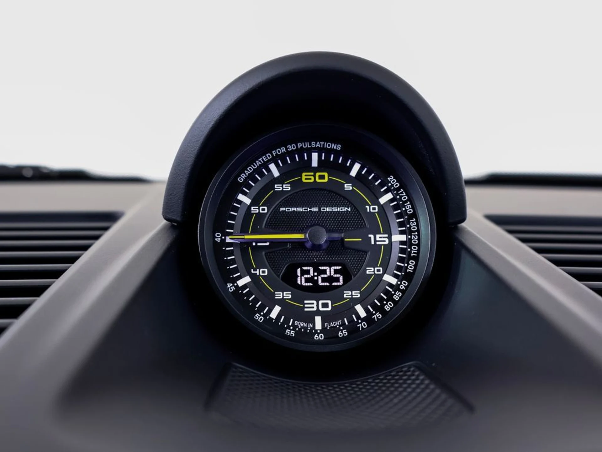 mph016_1191568673_6d5da0f4b29f90460595946dc5dbc76dx_c83617faa4