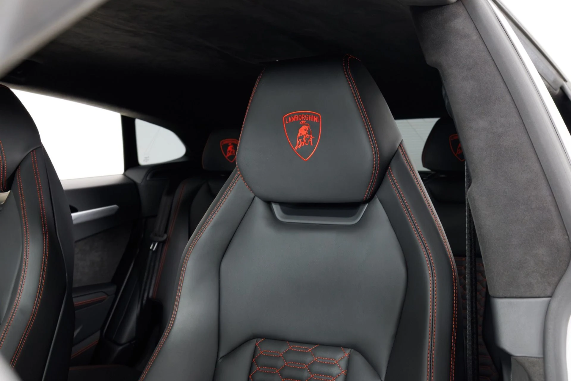 mph016_1193721767_Used_2024_Lamborghini_Urus_S_1788297644_d81a98cbae