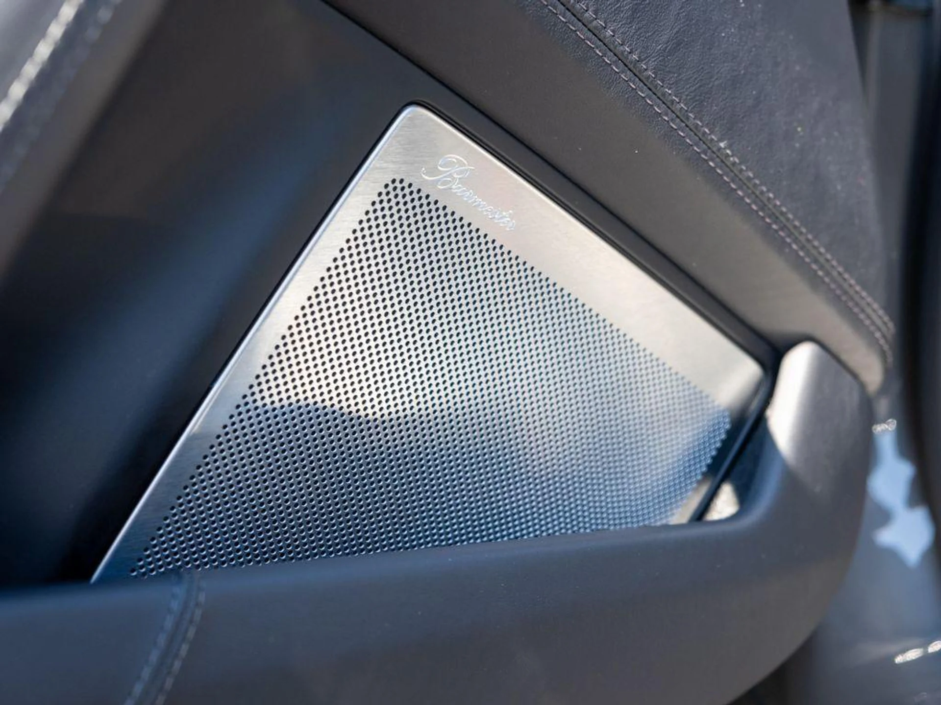 mph016_1194738377_emq_K1_JC_Ei5q_UA_6c_Il_VCC_2_Ha_N9_KU_6a4ca99ba2