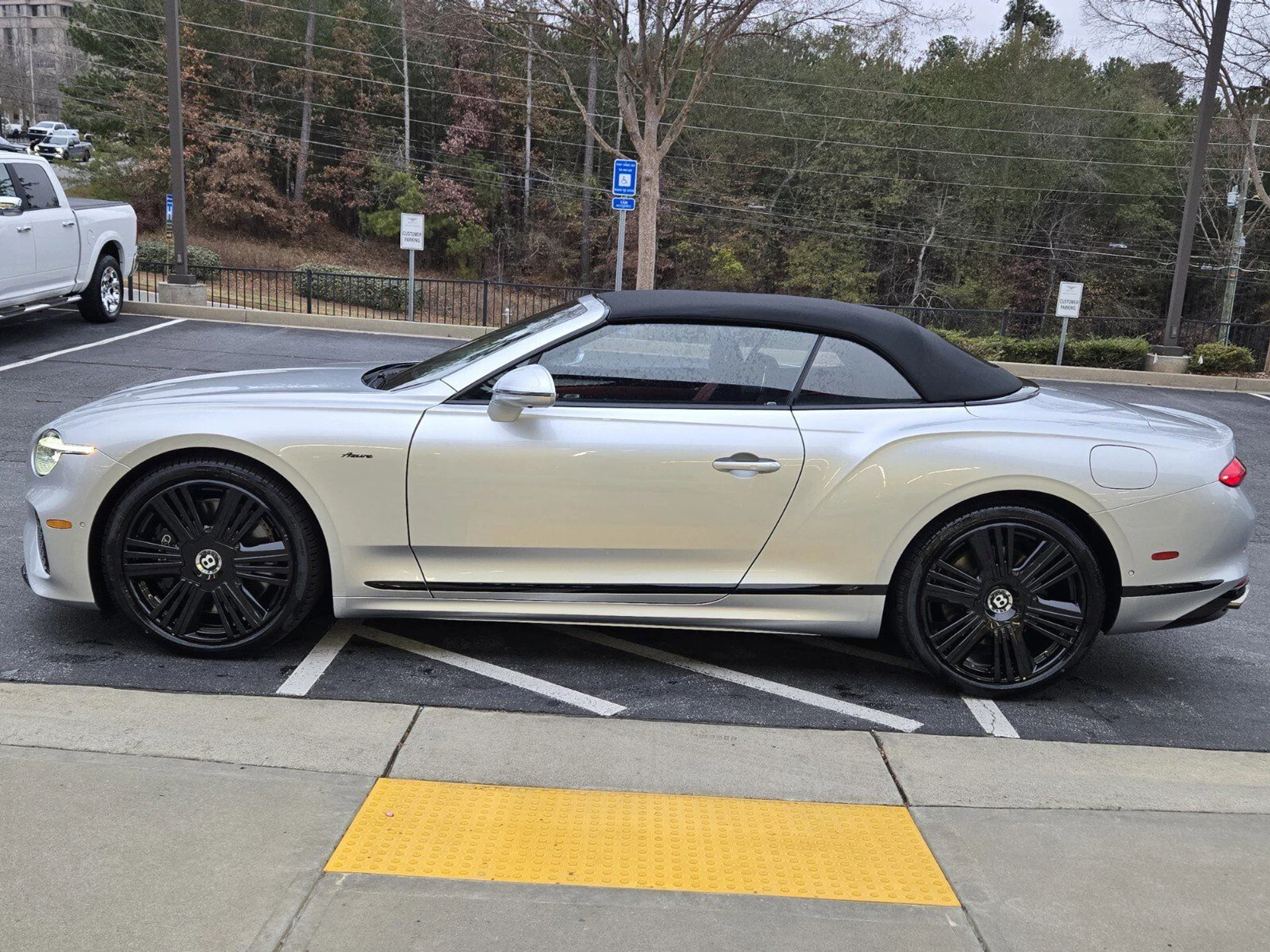 mph016_1195945908_92cb165397360cdd82fad3c1364fc585x_906502bd82