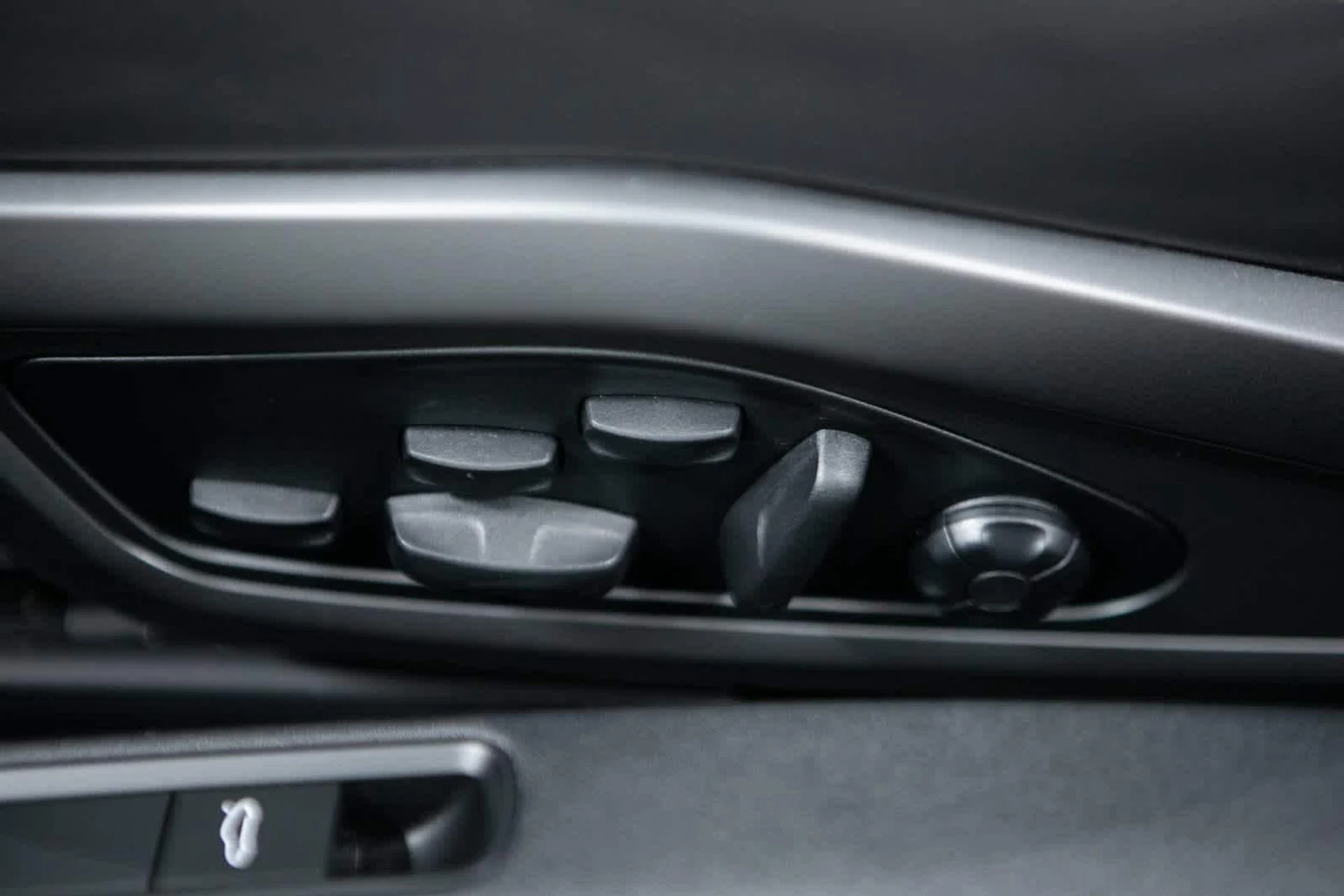 mph016_1208051700_1361b0c4368b174ffd96f563907def0ax_8bb3c91d8b