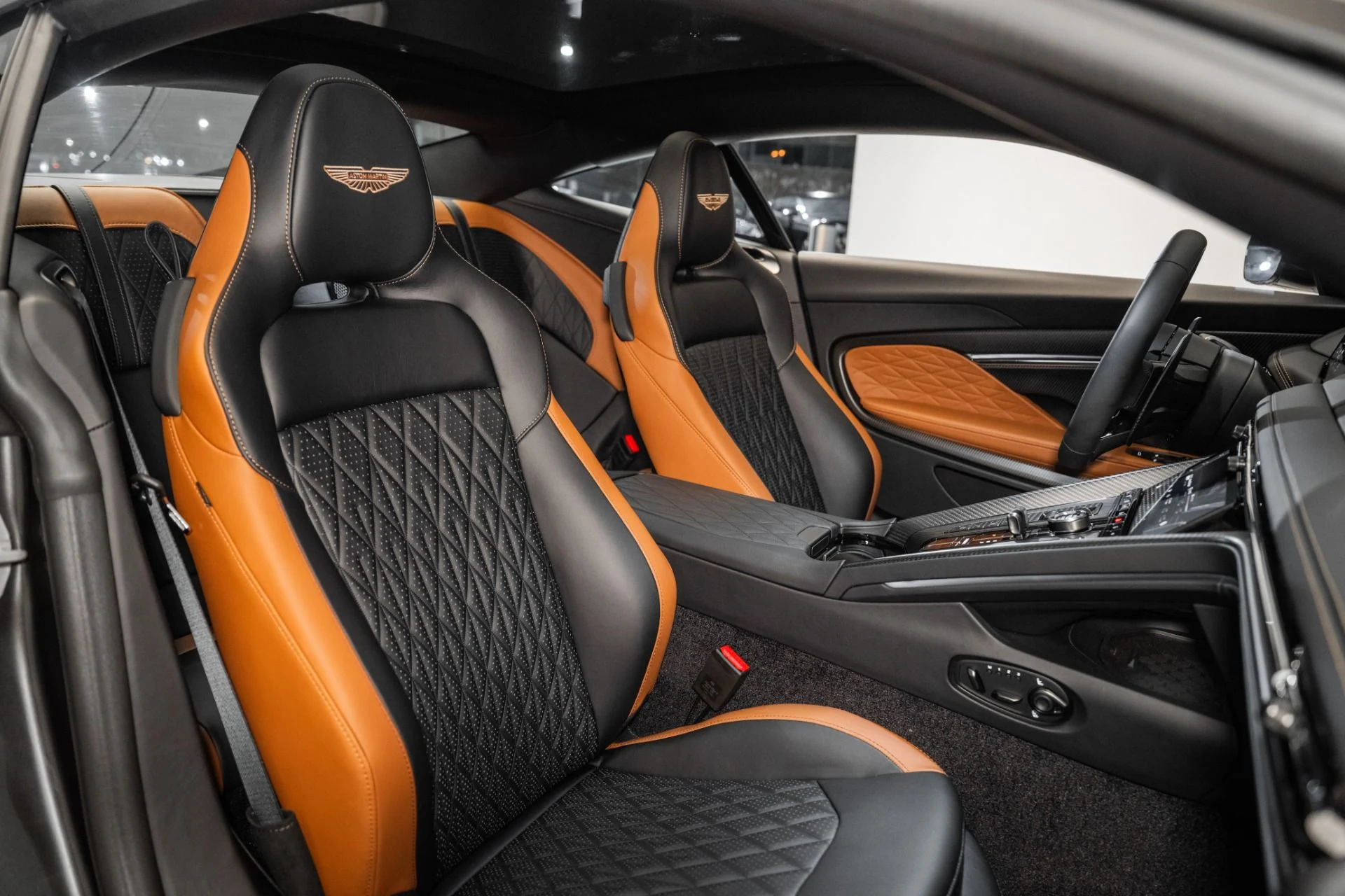 mph016_1213788560_Used_2025_Aston_Martin_DB_12_Coupe_1742566094_2ff3df3249