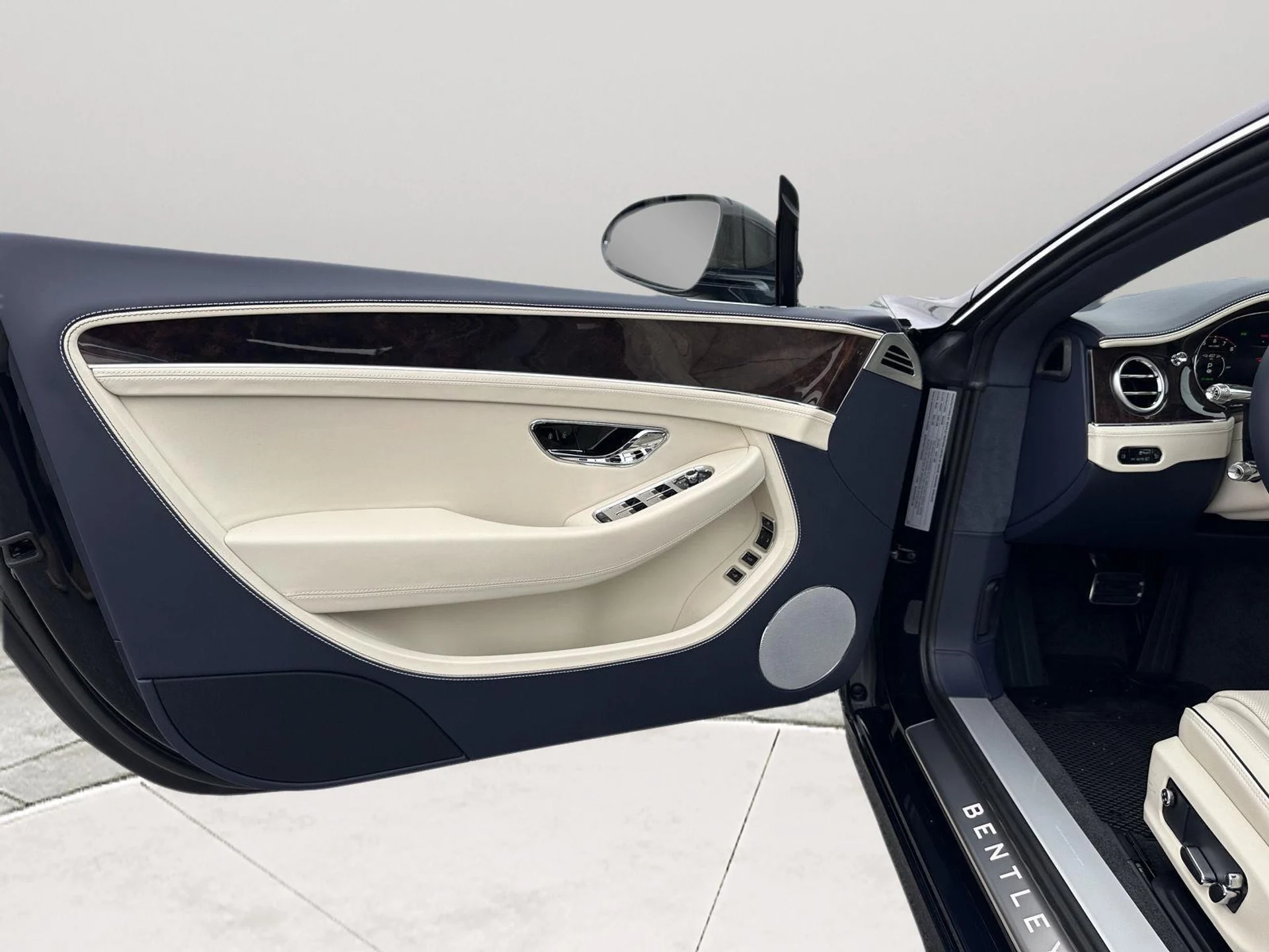 mph016_1224458292_81e1b01802a104c88def538b1d1b600e_51833cbc9f