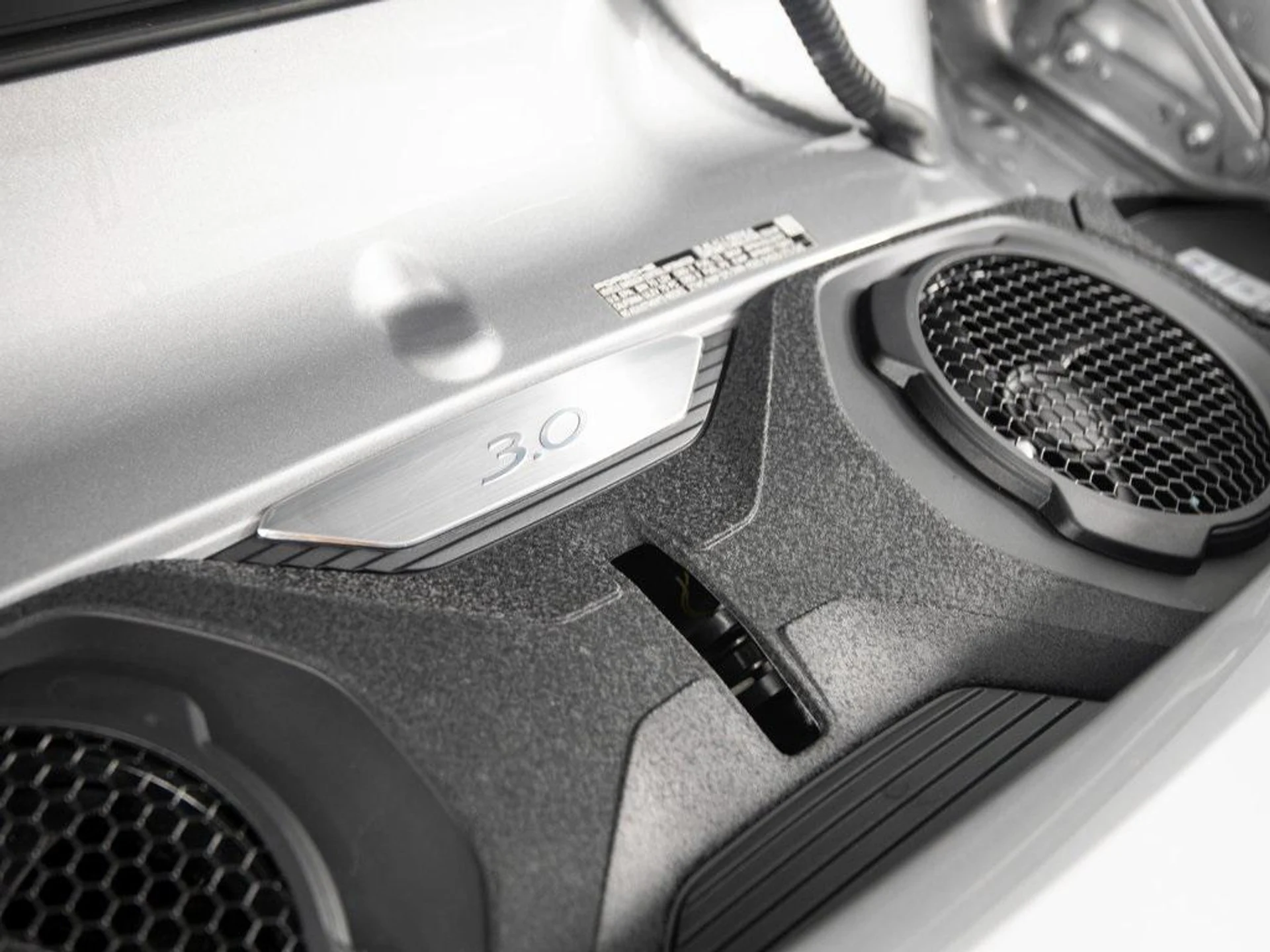 mph016_1229958938_Tb1_Y_Hwy9_Z86_Vbju_PC_Ea_JQ_6_IKPUU_956a12b16f