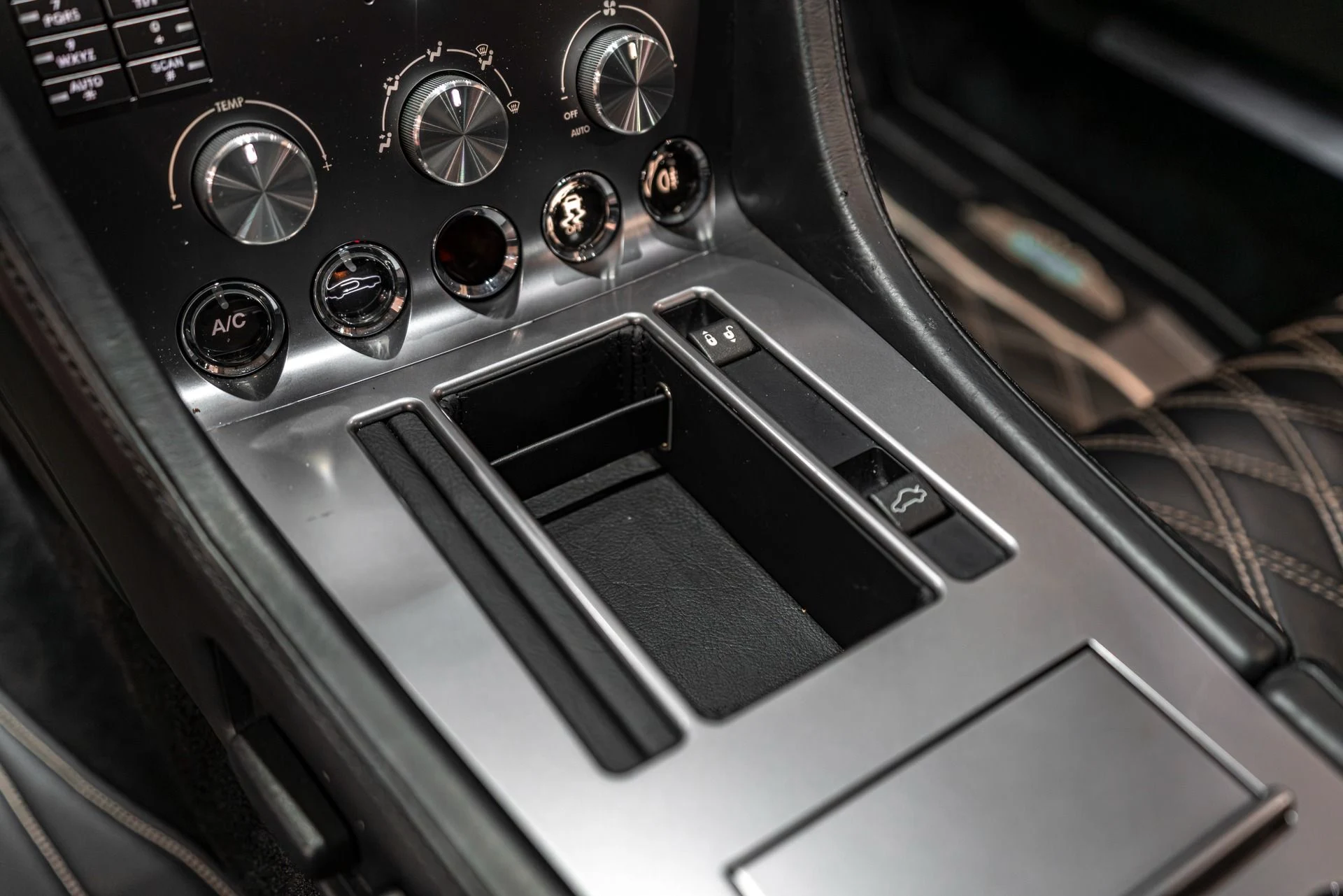 mph016_1230016773_13205_p17_l_e72aeb4adc